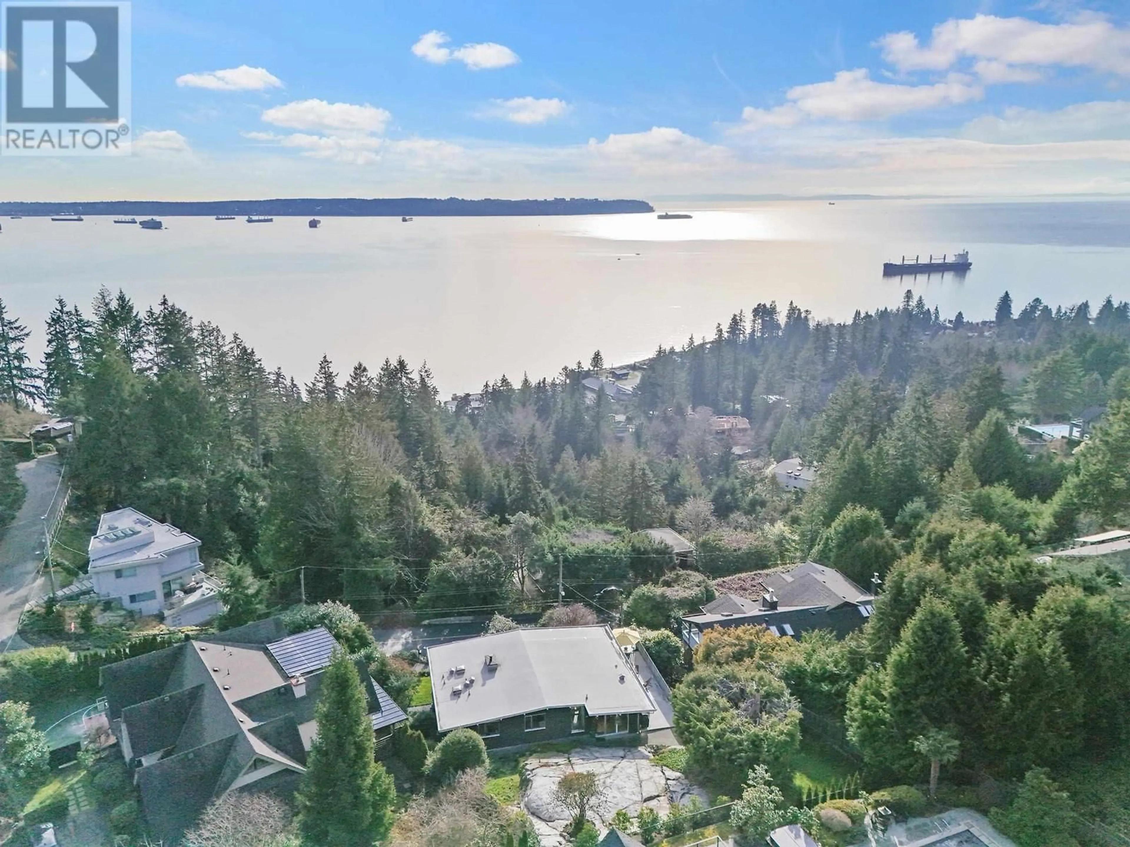 A pic from outside/outdoor area/front of a property/back of a property/a pic from drone, water/lake/river/ocean view for 4045 BAYRIDGE AVENUE, West Vancouver British Columbia V7V3J9