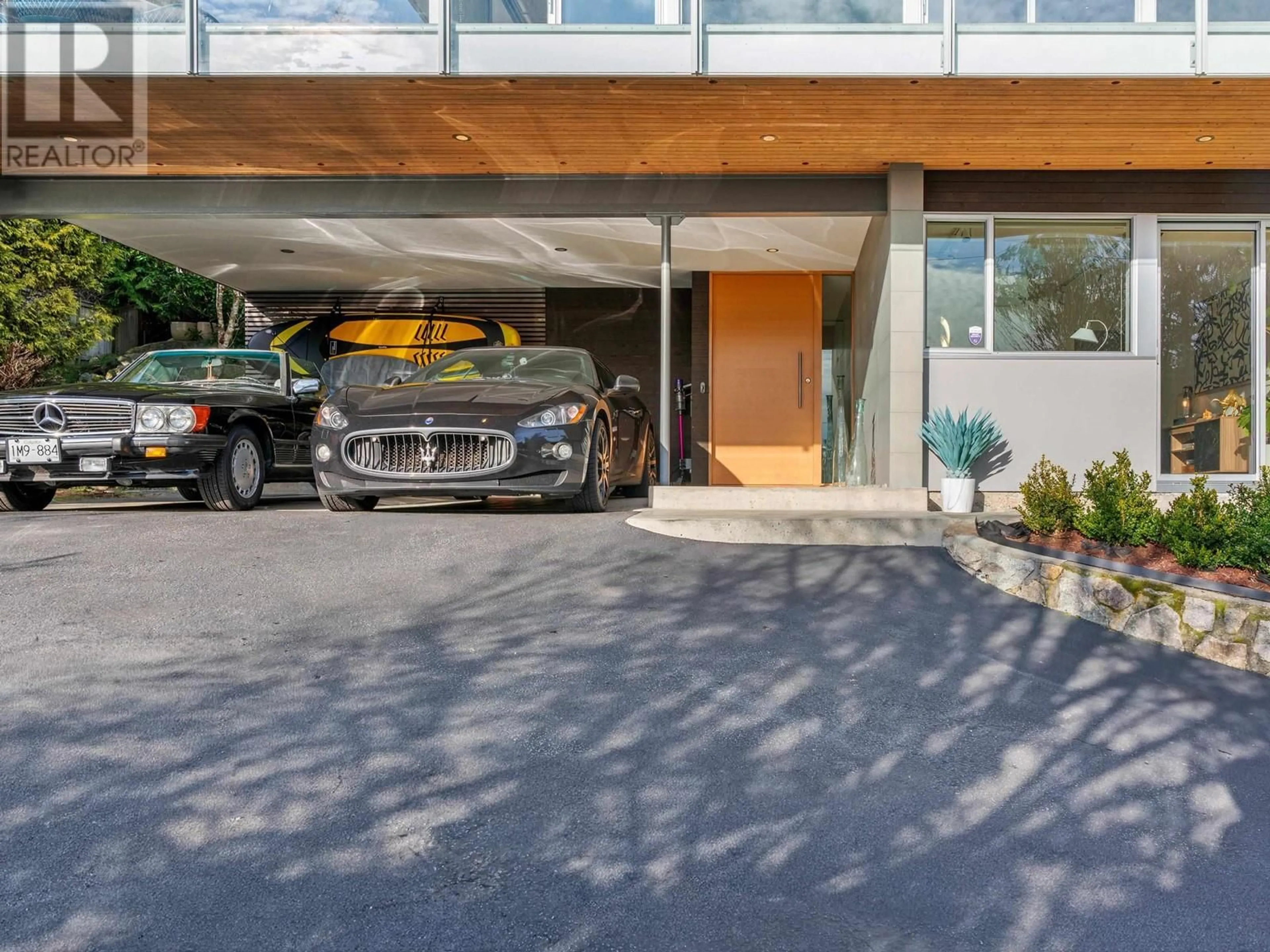 Indoor garage for 4045 BAYRIDGE AVENUE, West Vancouver British Columbia V7V3J9