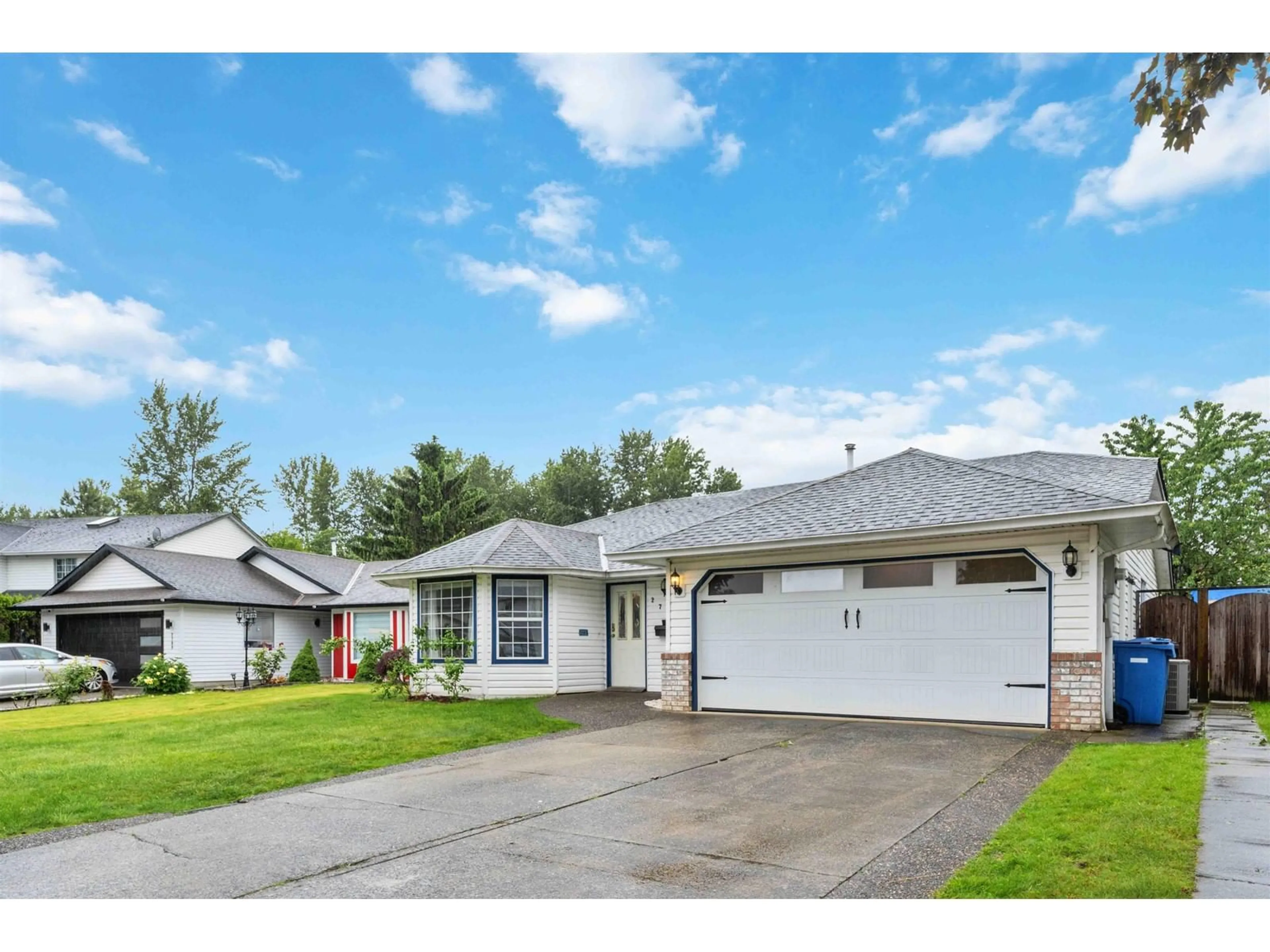 Home with vinyl exterior material, street for 2717 DEHAVILLAND, Abbotsford British Columbia V2T5L3