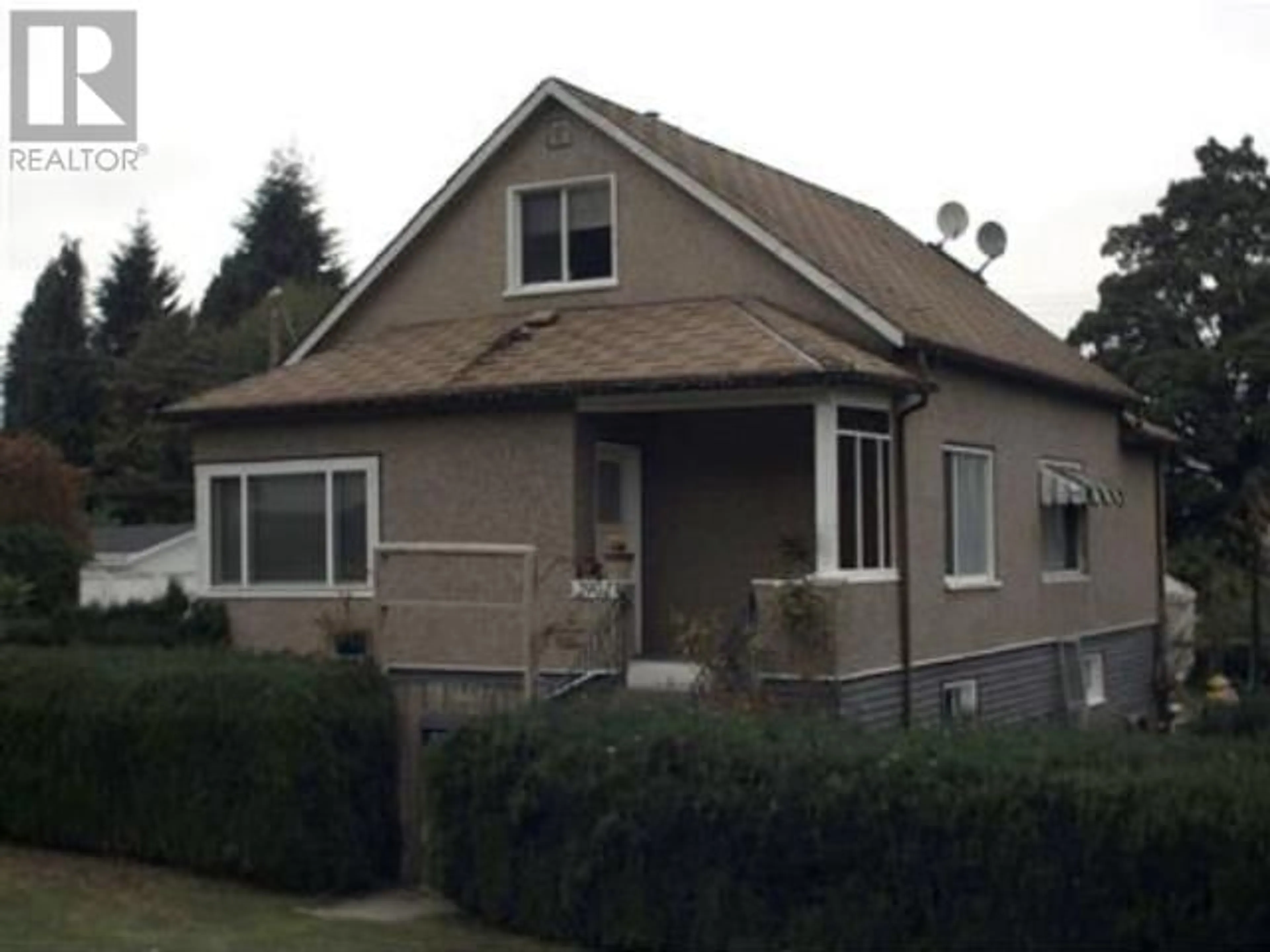Home with vinyl exterior material, street for 2902 ST GEORGE STREET, Port Moody British Columbia V3H2H5