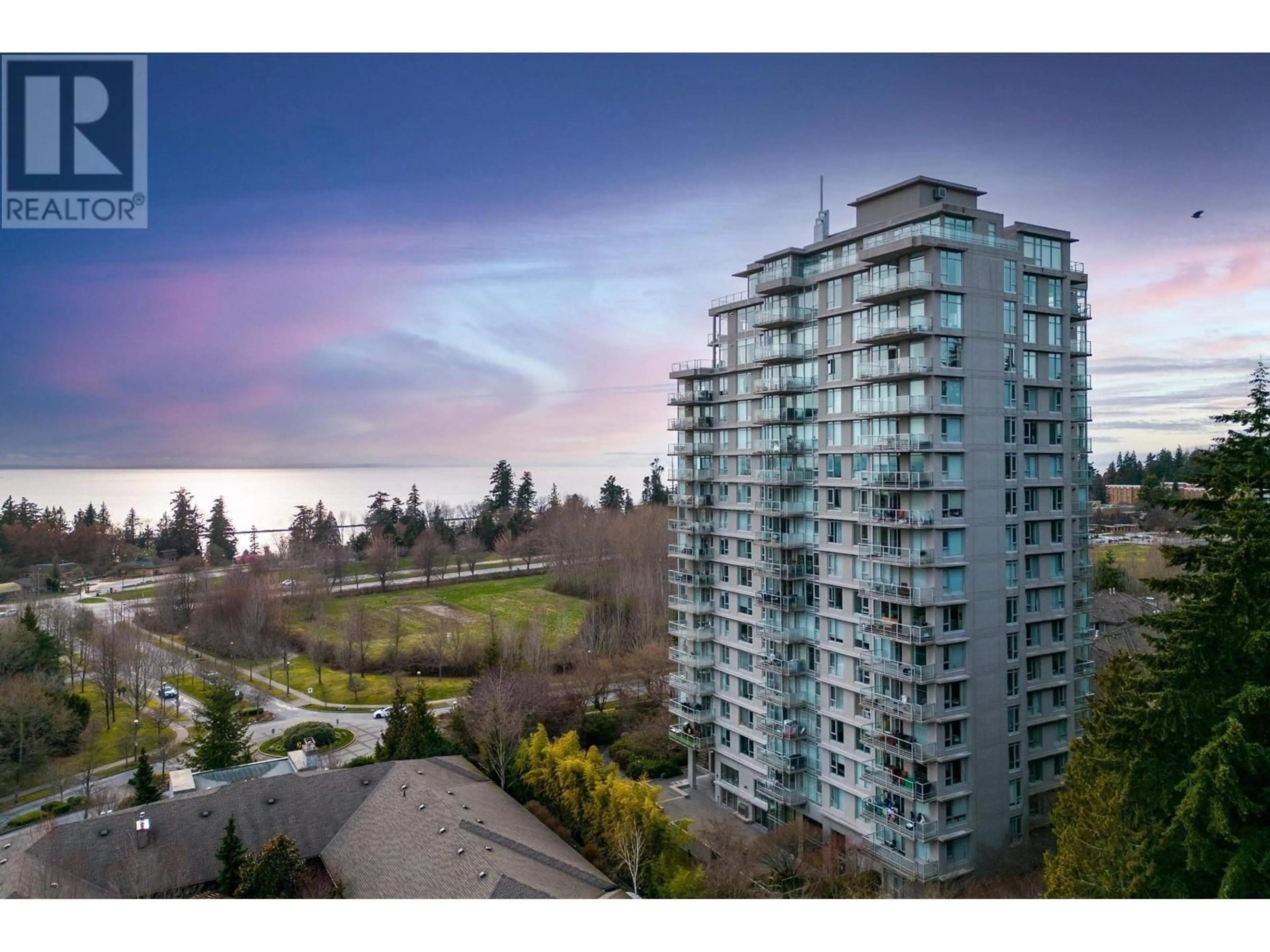 A pic from outside/outdoor area/front of a property/back of a property/a pic from drone, unknown for 1601 2688 WEST MALL DRIVE, Vancouver British Columbia V6T2J8