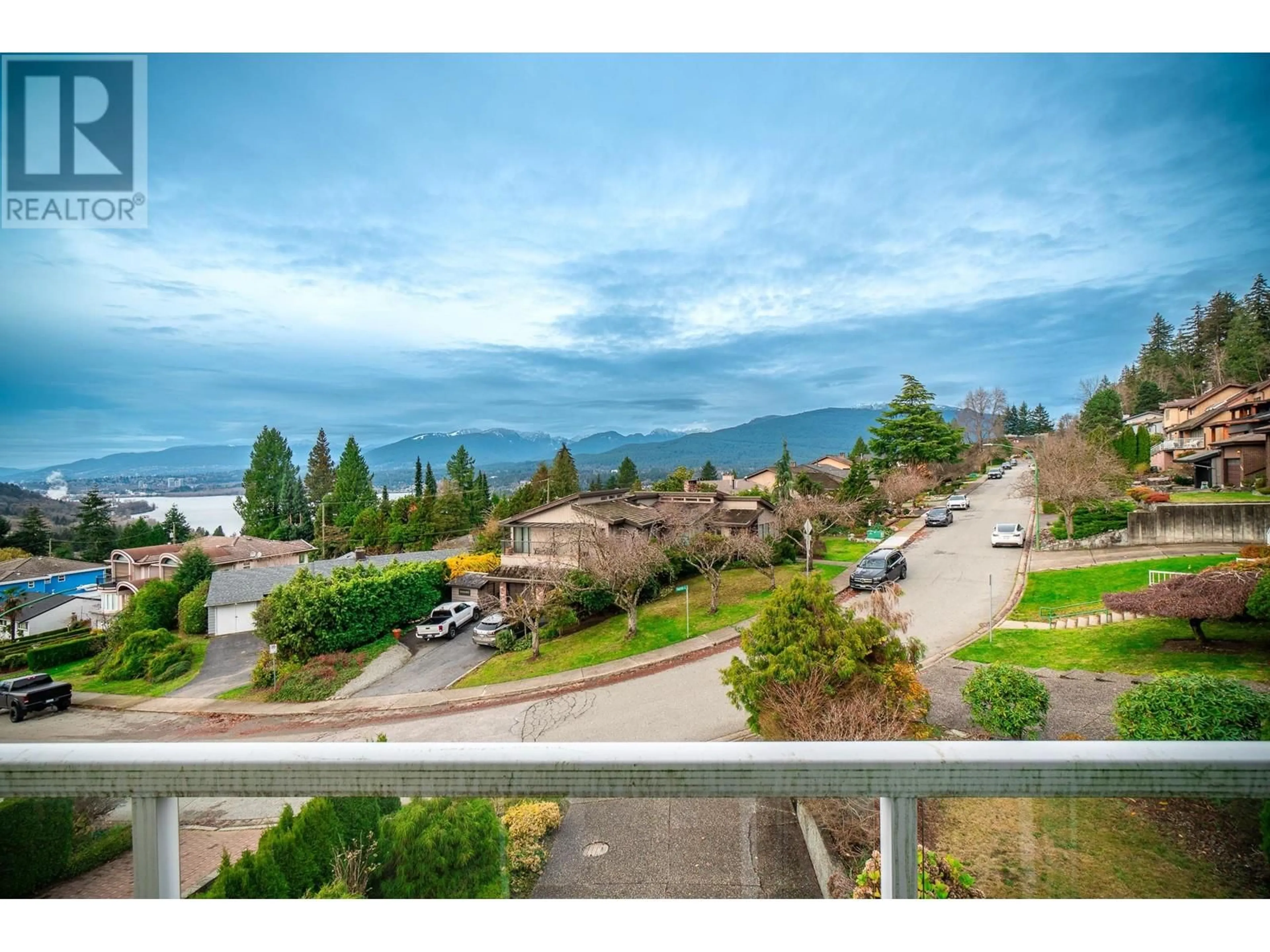 A pic from outside/outdoor area/front of a property/back of a property/a pic from drone, water/lake/river/ocean view for 7370 PANDORA STREET, Burnaby British Columbia V5A1B9