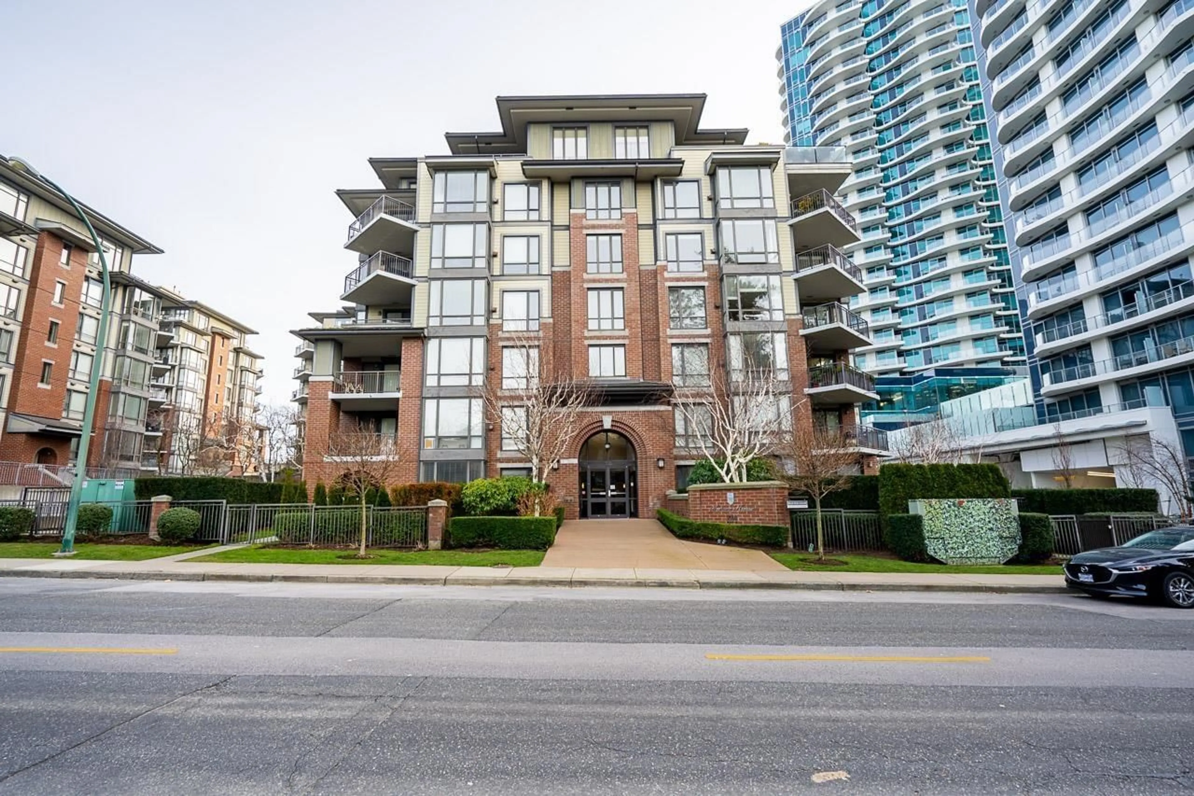 Unknown for 302 1550 MARTIN STREET, White Rock British Columbia V4B5M3