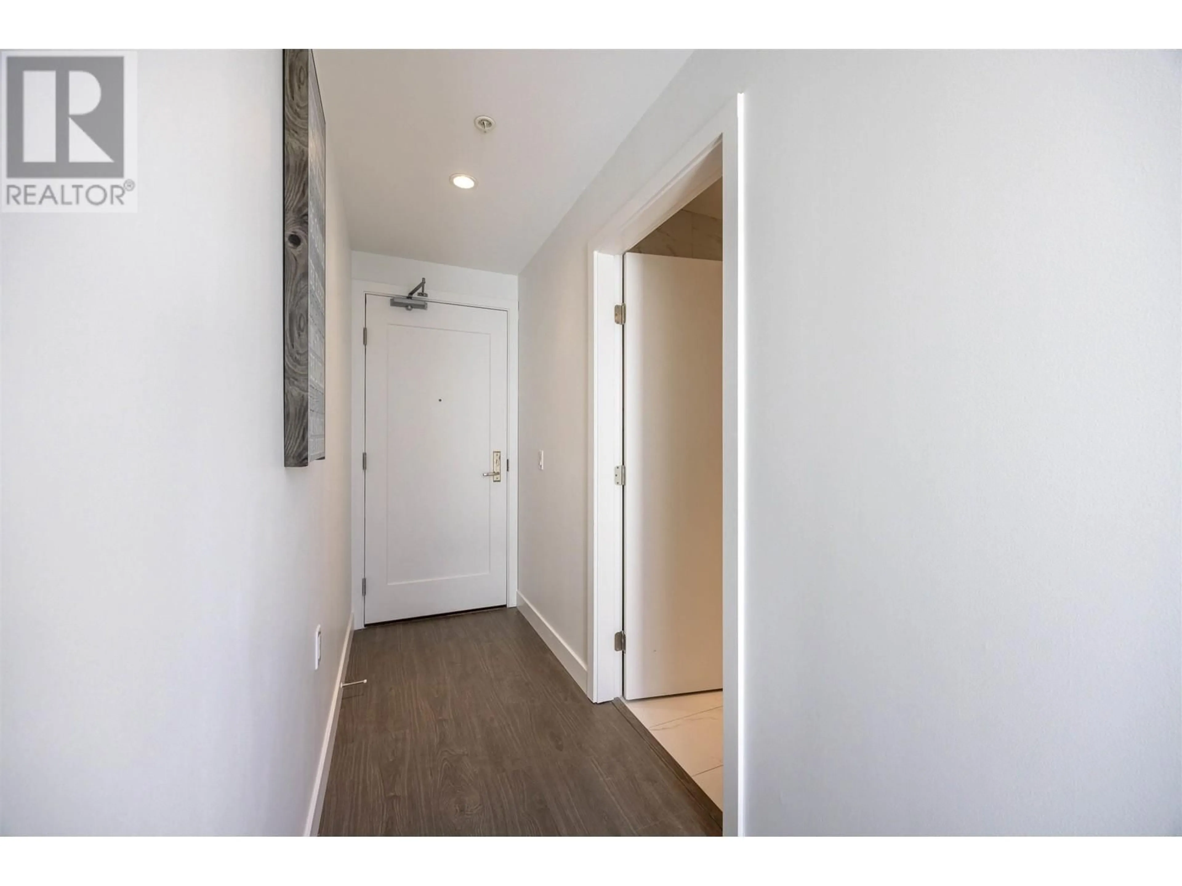 Indoor entryway for 904 8133 COOK ROAD, Richmond British Columbia V6Y0L7