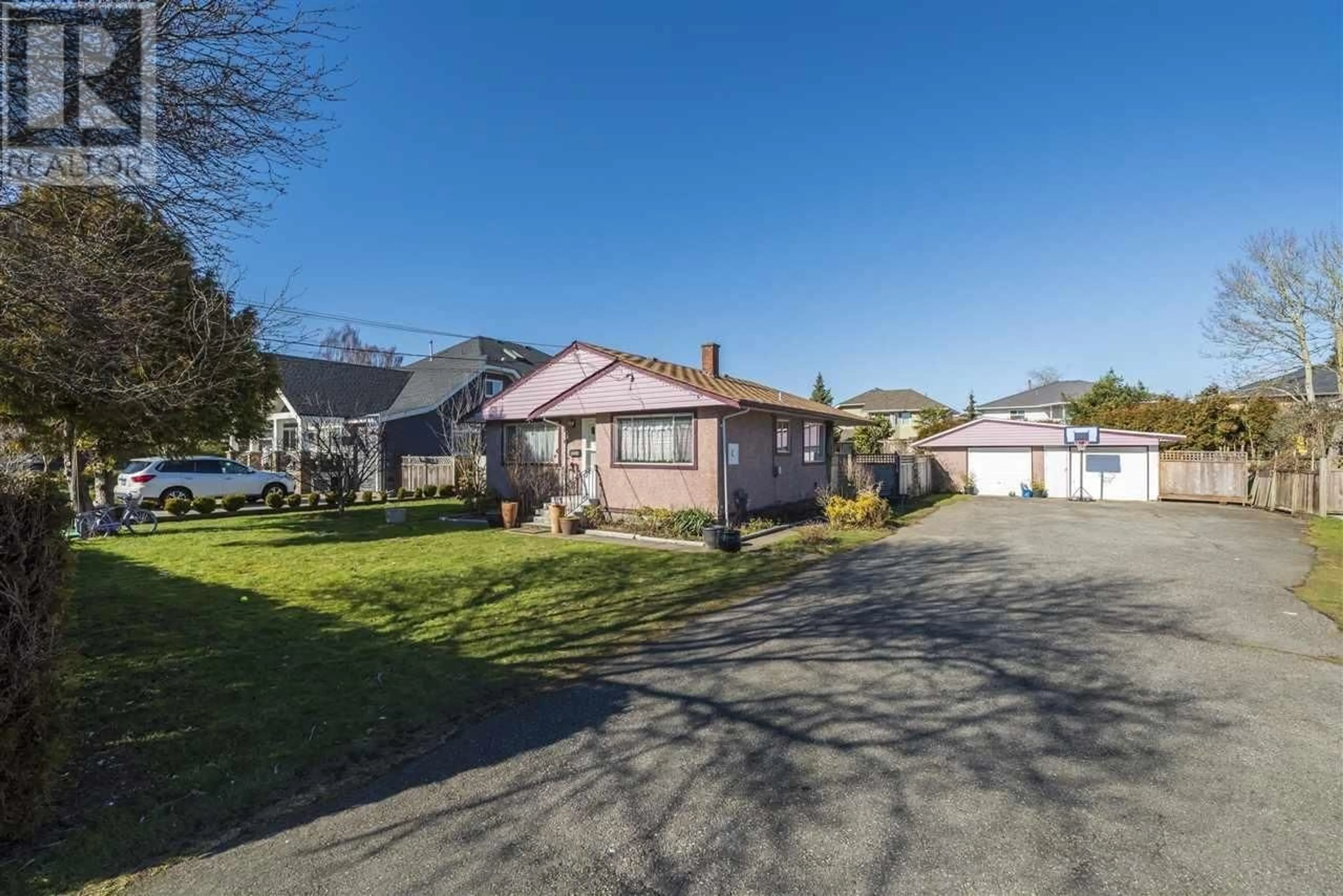 A pic from outside/outdoor area/front of a property/back of a property/a pic from drone, street for 6219 BRODIE ROAD, Delta British Columbia V4K2B8