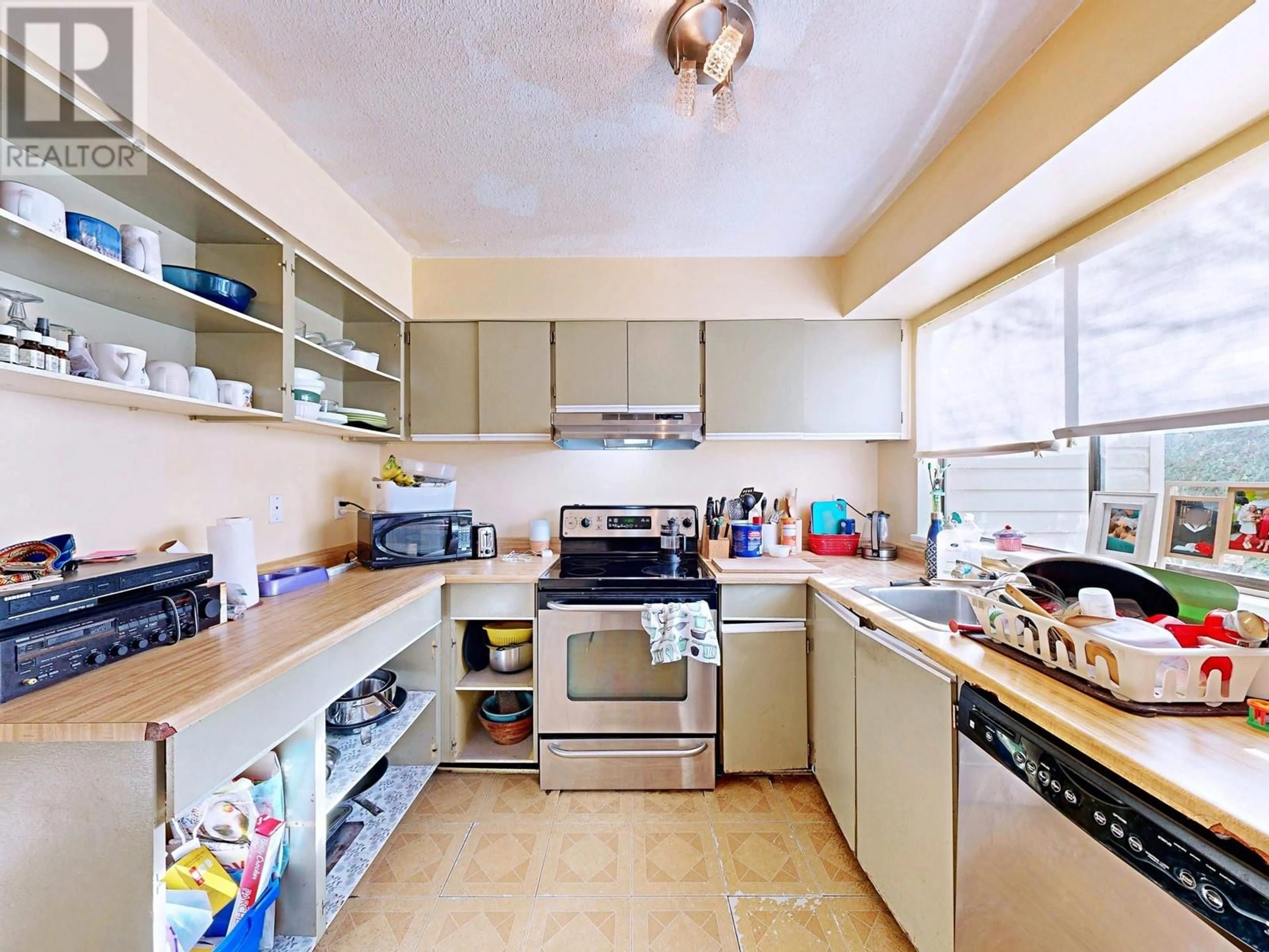 Standard kitchen, ceramic/tile floor for 108 511 GATENSBURY STREET, Coquitlam British Columbia V3J5E7