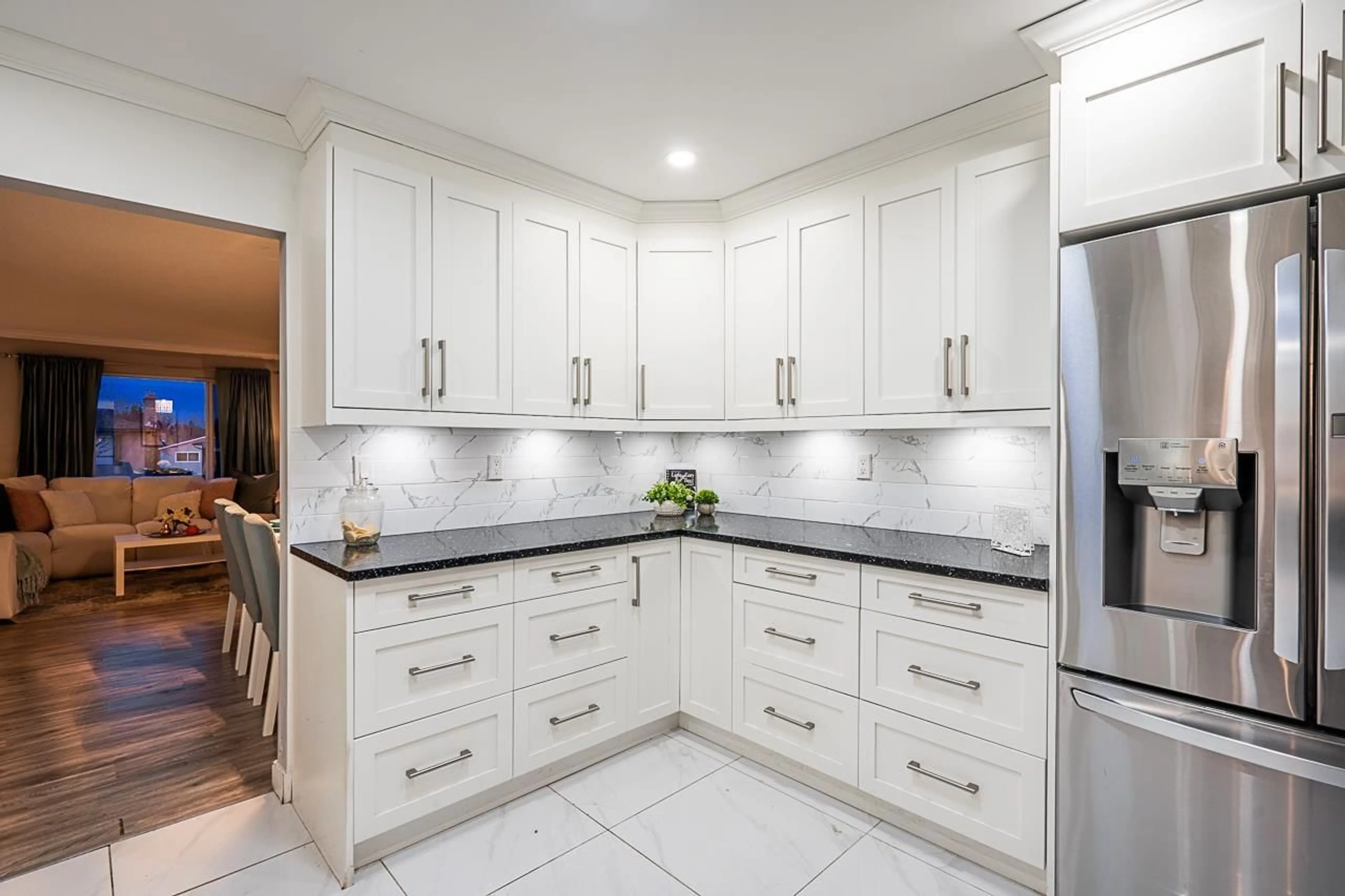 Contemporary kitchen, ceramic/tile floor for 2615 WILDWOOD COURT, Langley British Columbia V2Y1E8