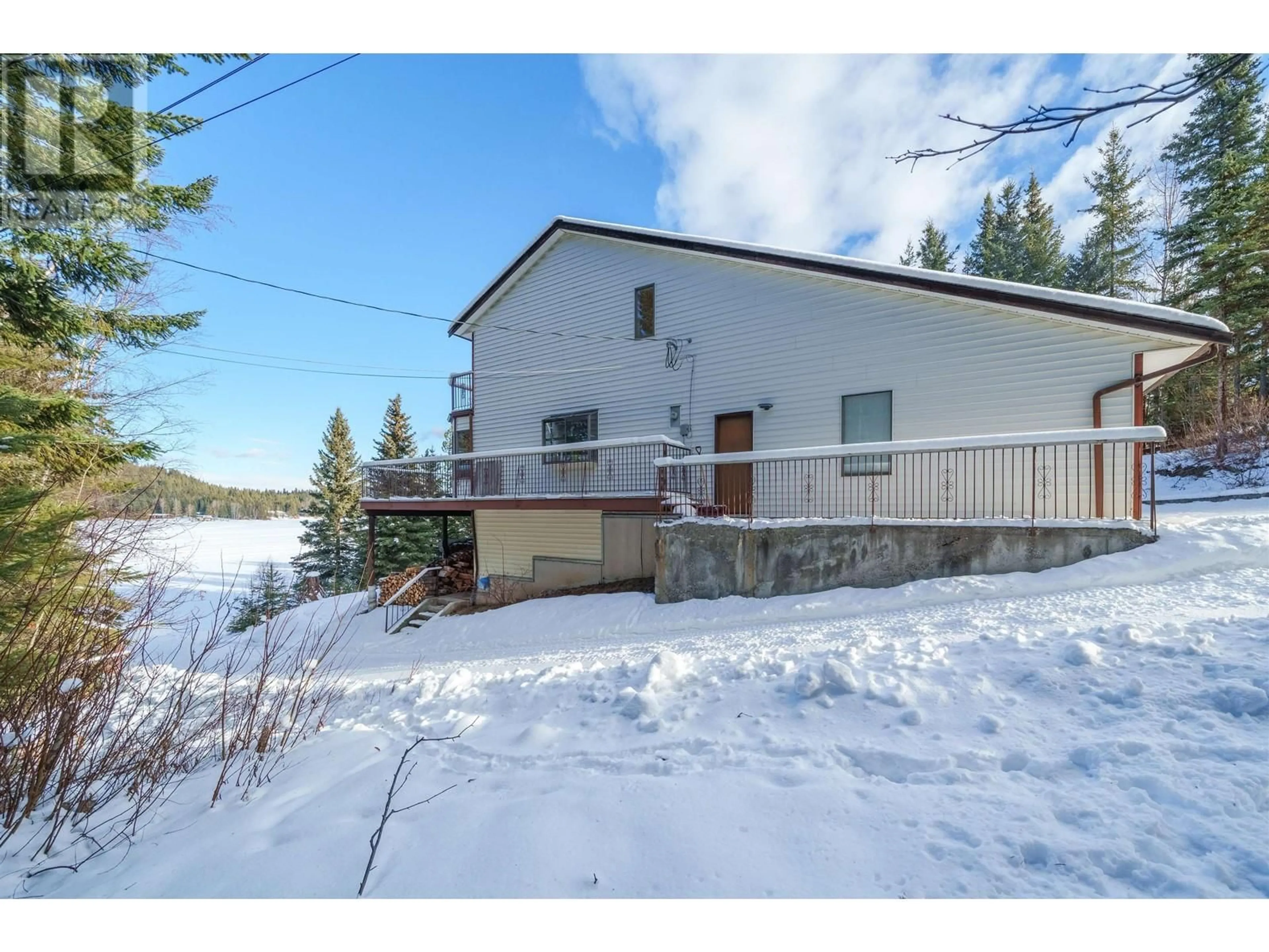 Open concept kitchen, unknown for 7607 BEAZLEY ROAD, Deka Lake / Sulphurous / Hathaway Lakes British Columbia V0K1X3