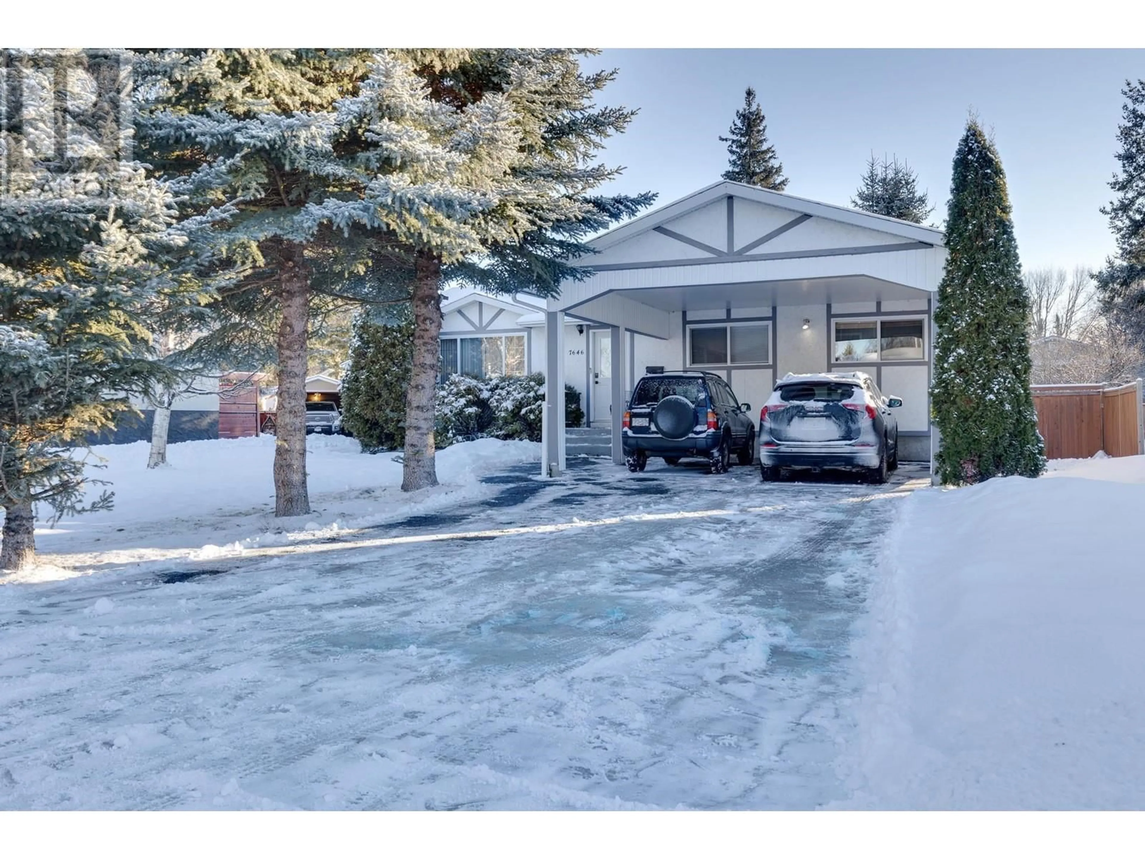 Indoor garage for 7646 MCMASTER CRESCENT, Prince George British Columbia V2N3L2