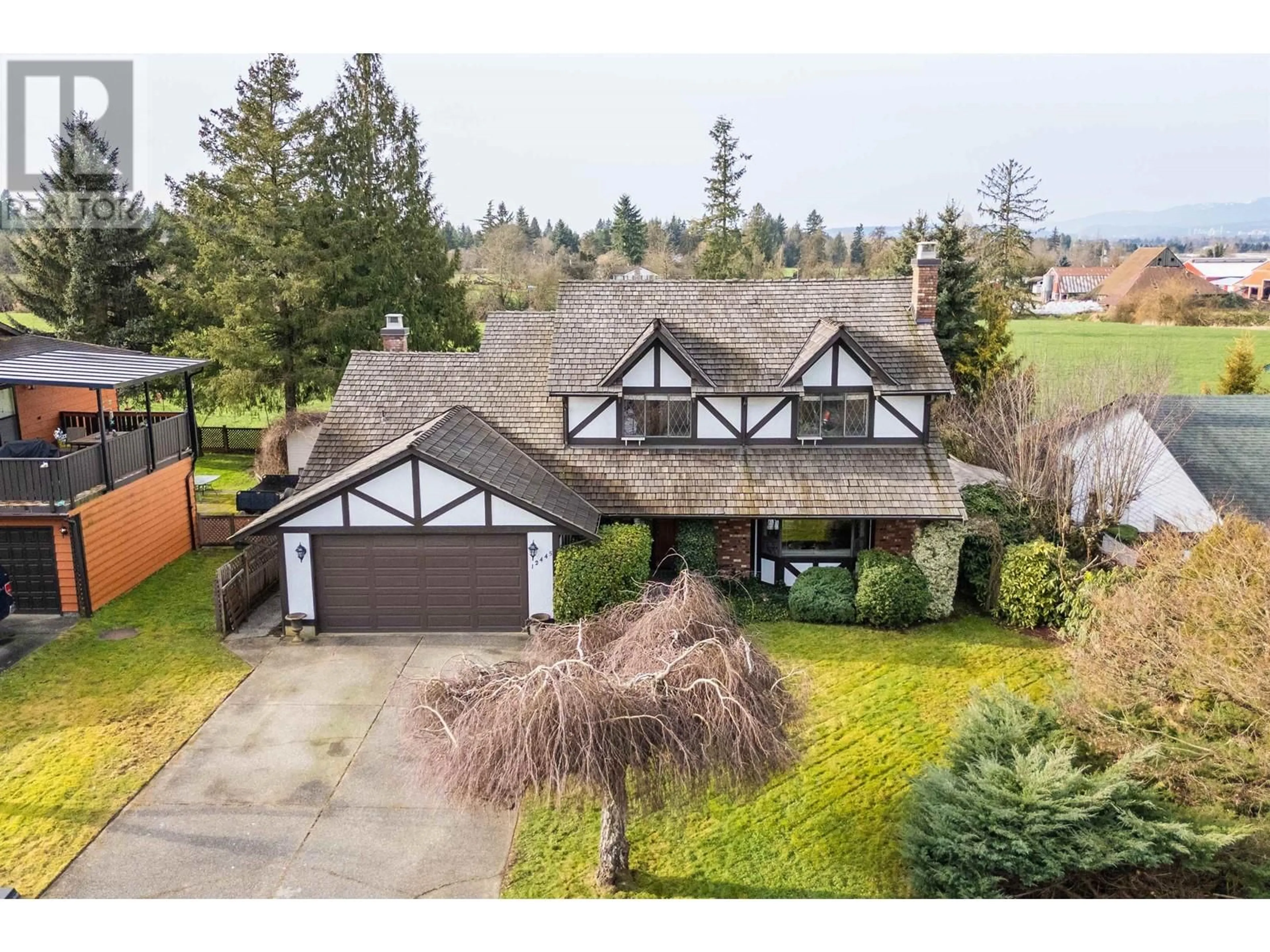 A pic from outside/outdoor area/front of a property/back of a property/a pic from drone, street for 12445 MEADOWBROOK PLACE, Maple Ridge British Columbia V4R2H6