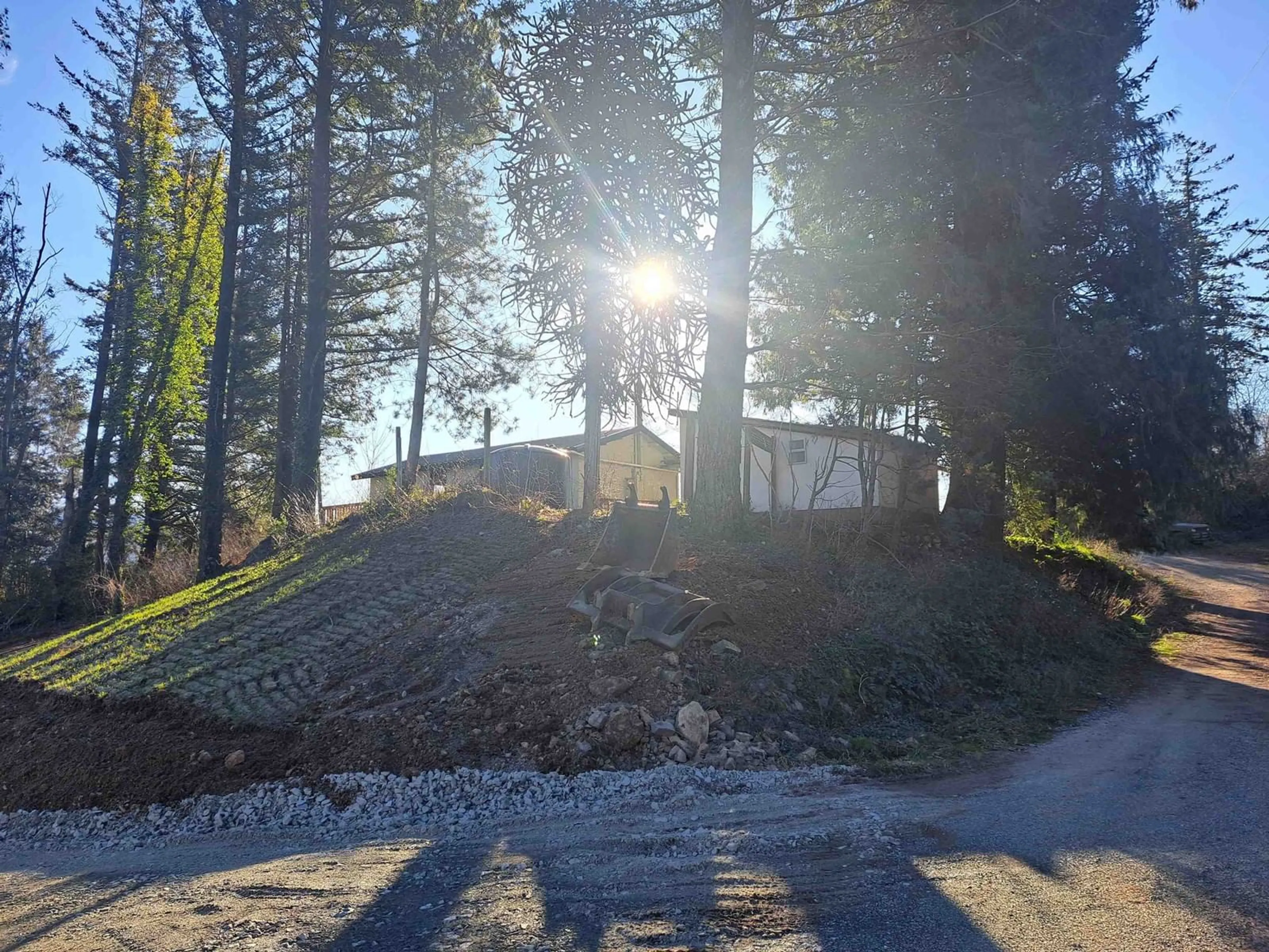 A pic from outside/outdoor area/front of a property/back of a property/a pic from drone, forest/trees view for 37318 WARD, Abbotsford British Columbia V3G2K6