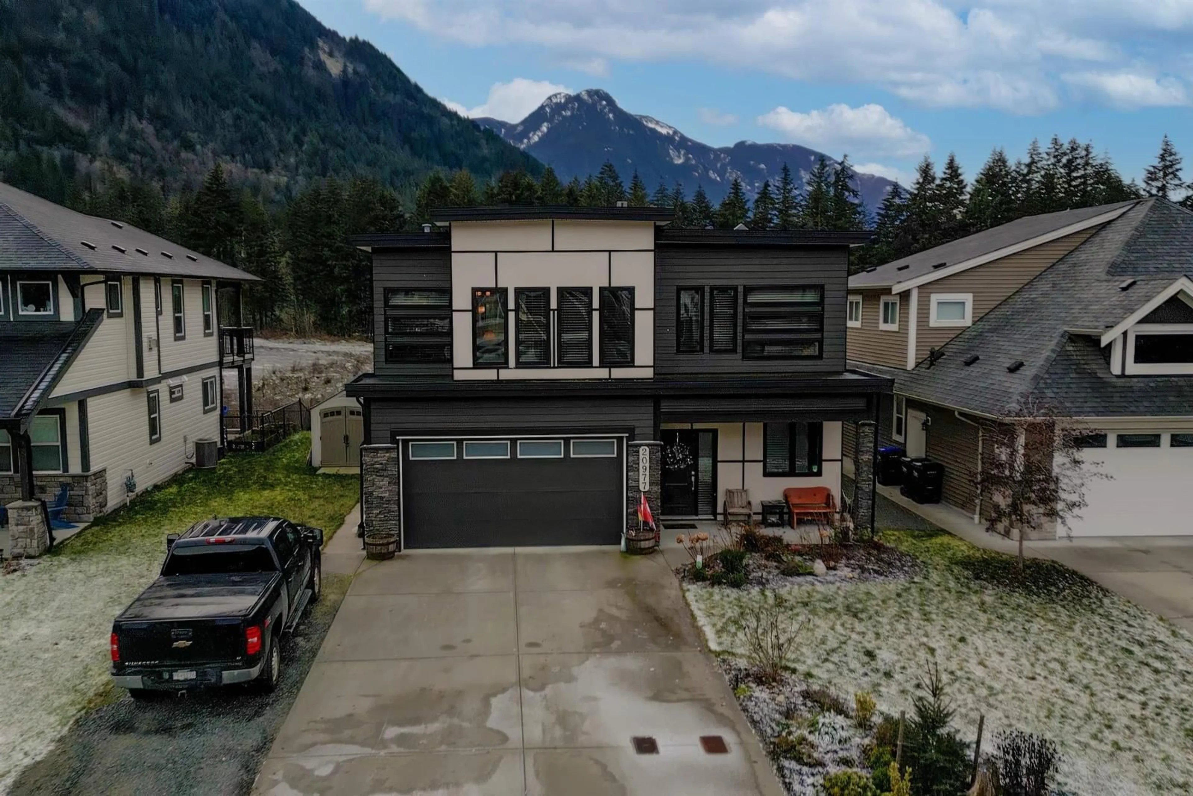 A pic from outside/outdoor area/front of a property/back of a property/a pic from drone, mountain view for 20977 SWALLOW PLACE|Hope, Hope British Columbia V0X1L1