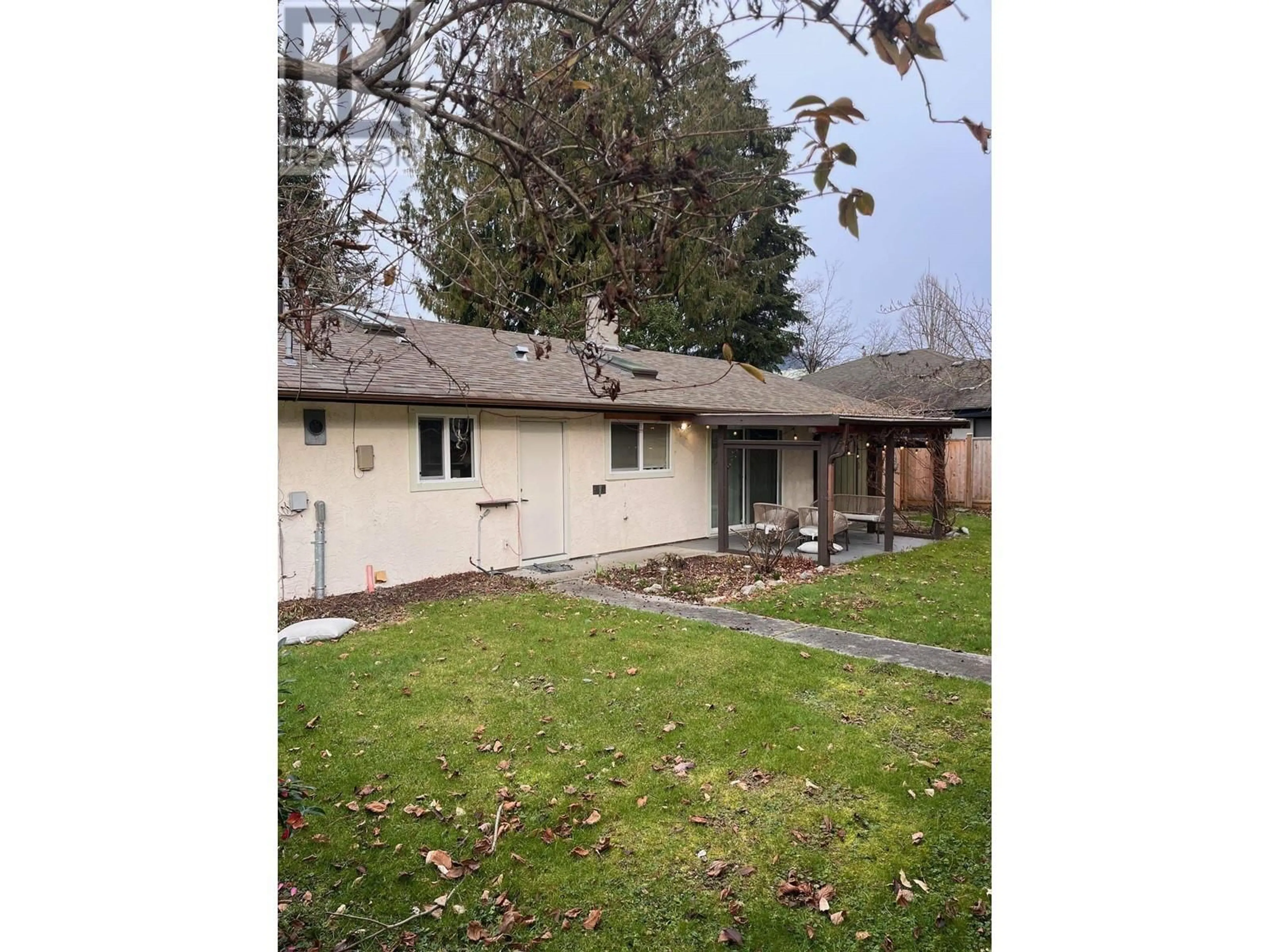 A pic from outside/outdoor area/front of a property/back of a property/a pic from drone, street for 5683 MEDUSA STREET, Sechelt British Columbia V0N3A0