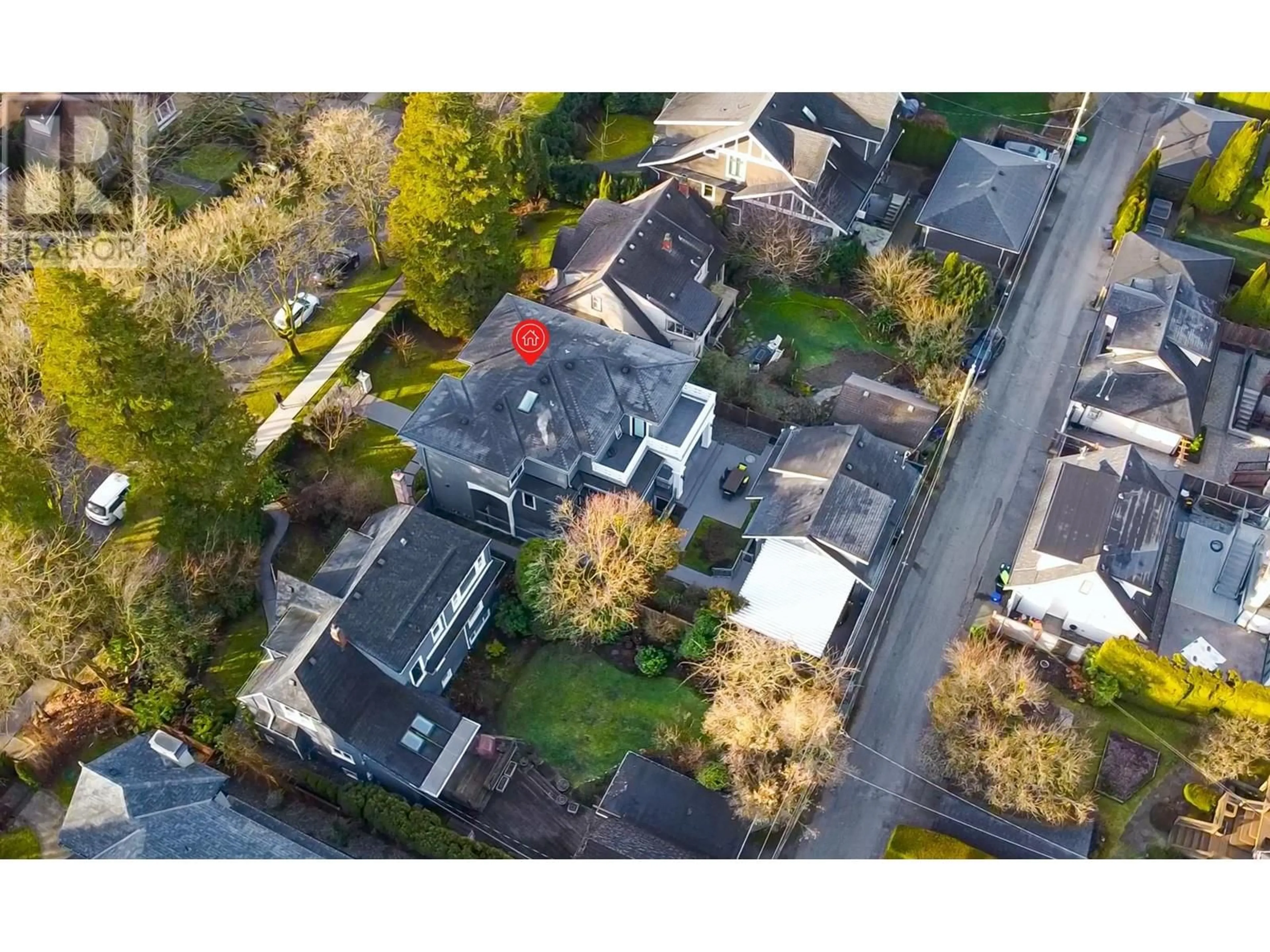 A pic from outside/outdoor area/front of a property/back of a property/a pic from drone, street for 3407 33RD AVENUE, Vancouver British Columbia V6N2H1