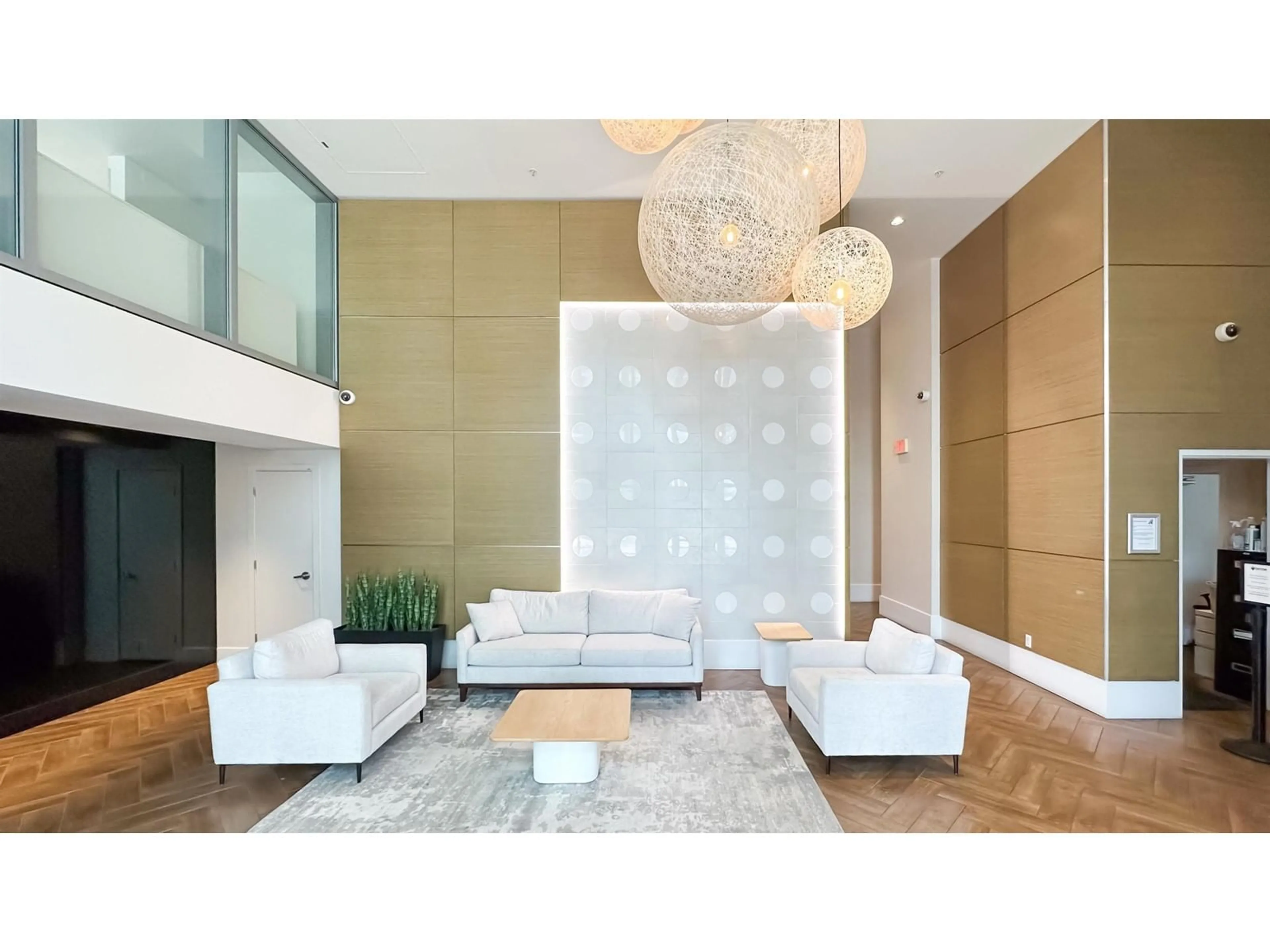 Lobby for 901 - 13688 100, Surrey British Columbia V3T0G5