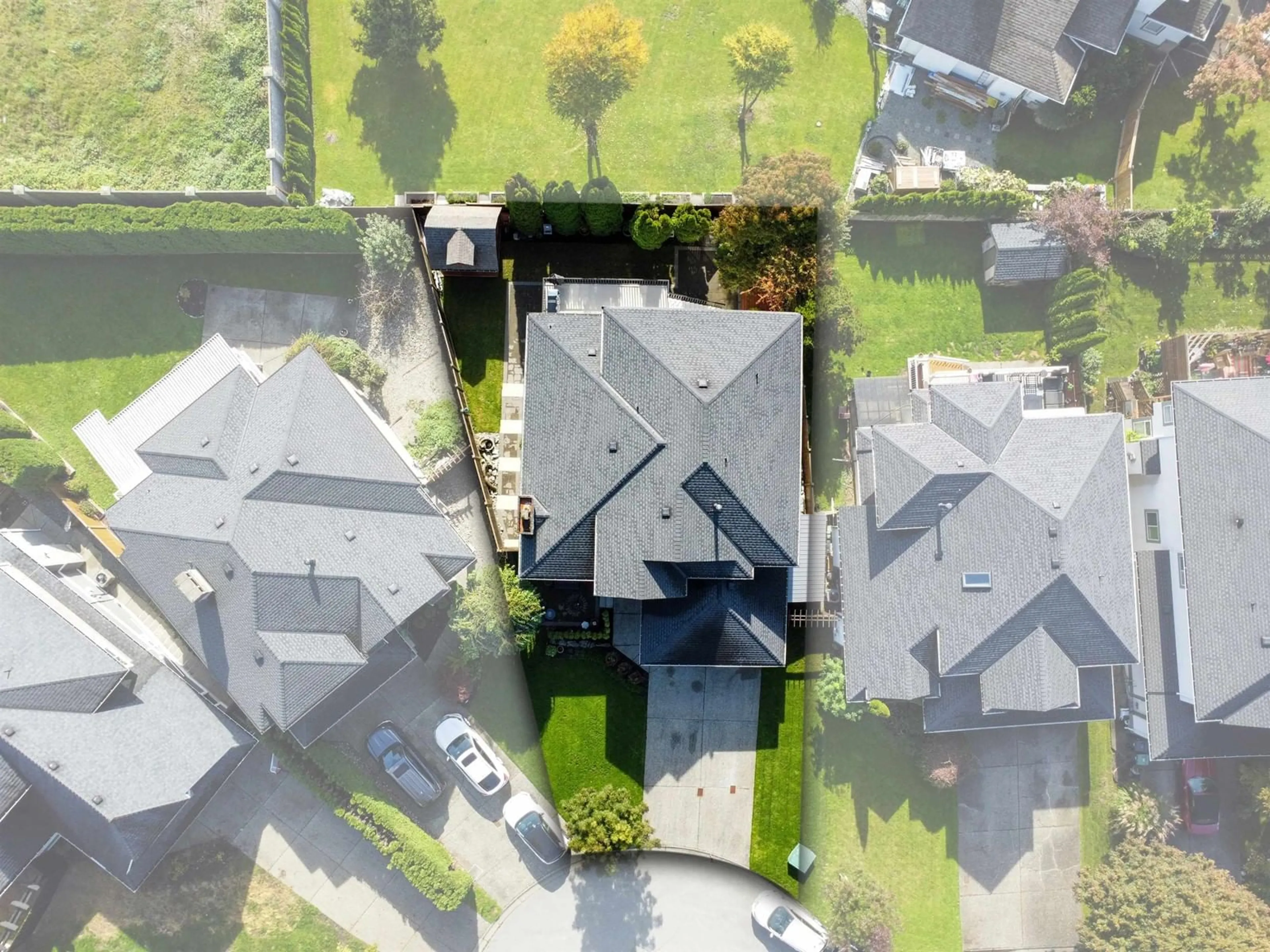 A pic from outside/outdoor area/front of a property/back of a property/a pic from drone, street for 21560 84 AVENUE, Langley British Columbia V1M2M1