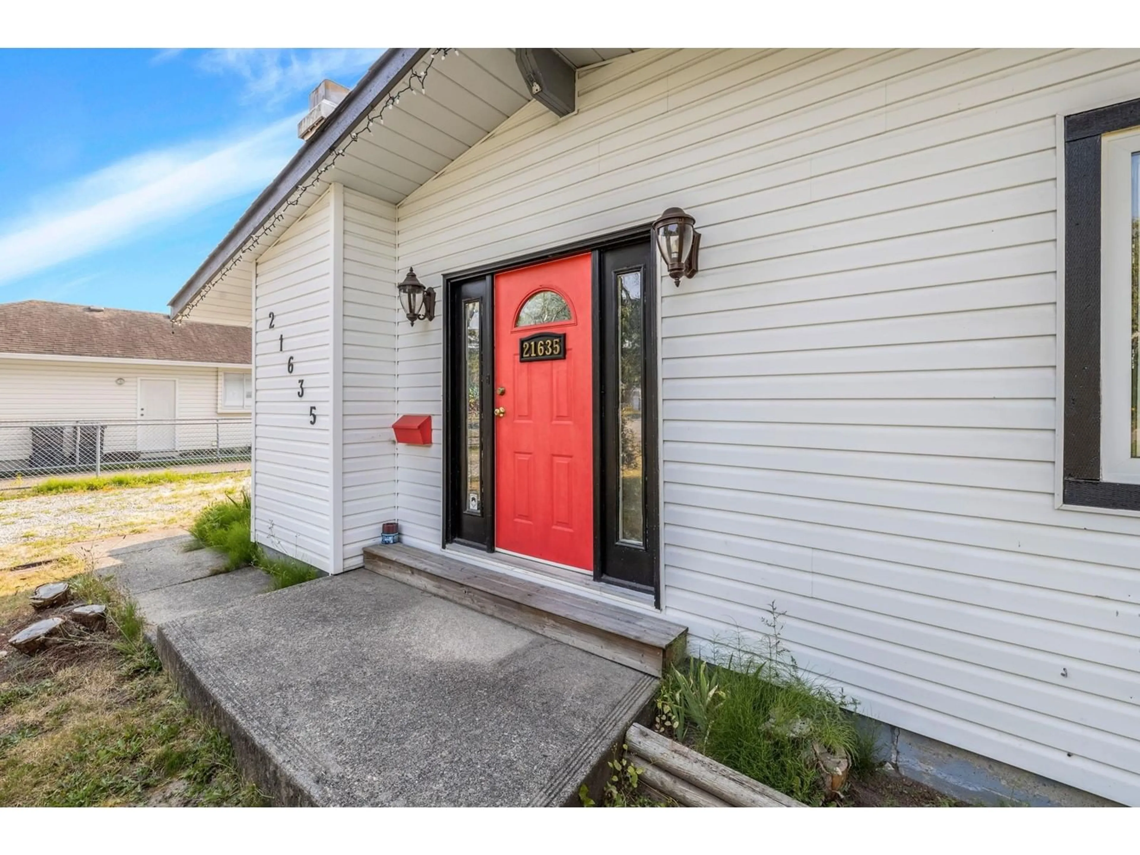 Indoor entryway for 21635 50A AVENUE, Langley British Columbia V3A8W9