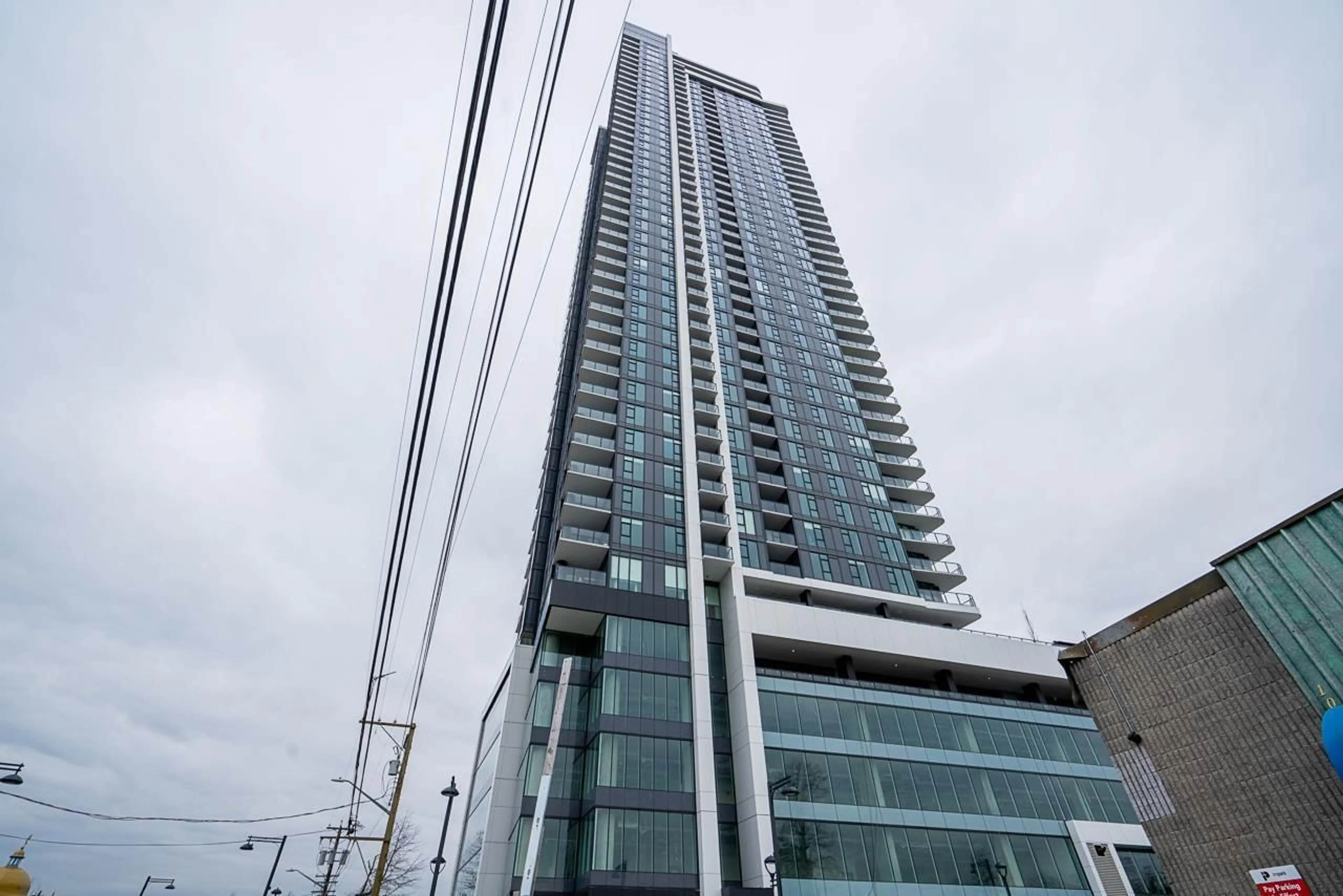 Indoor foyer for 1905 - 10750 135A, Surrey British Columbia V3T4E2