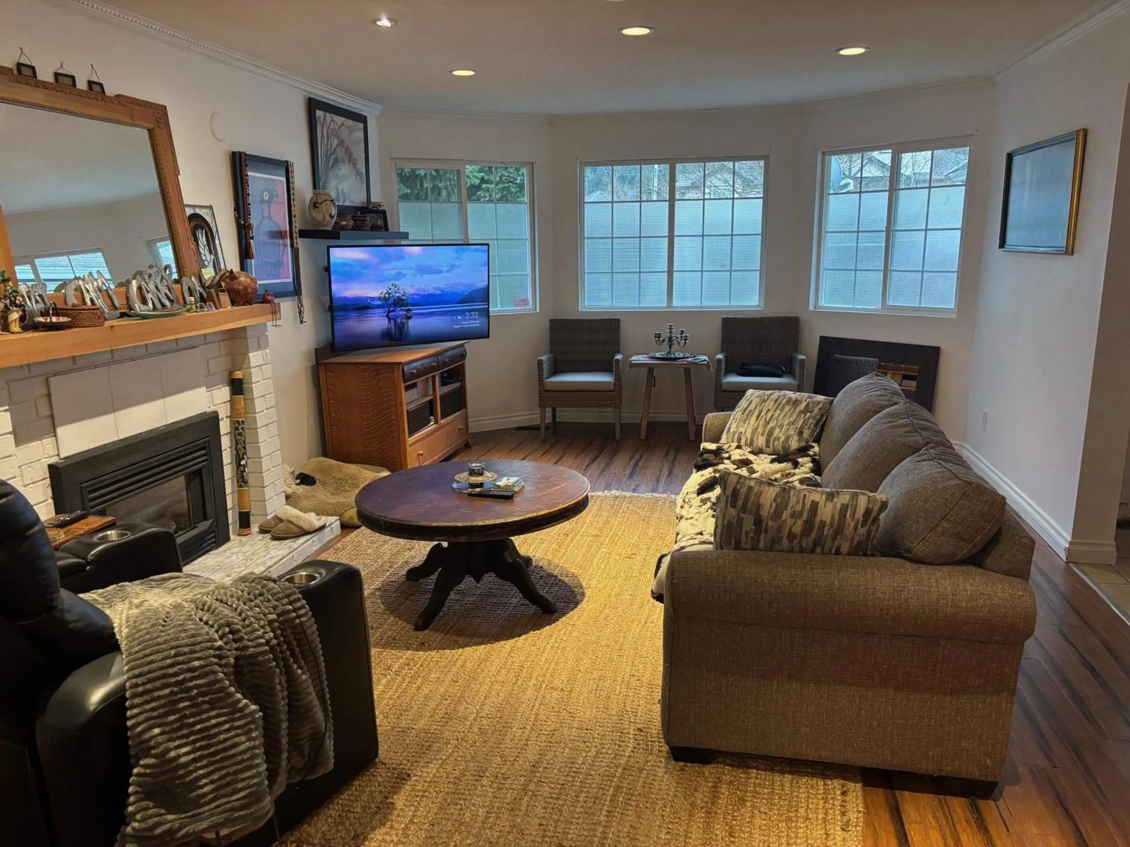 Living room with furniture, unknown for 5499 VIOLA STREET|Vedder Crossing, Chilliwack British Columbia V2R3M6