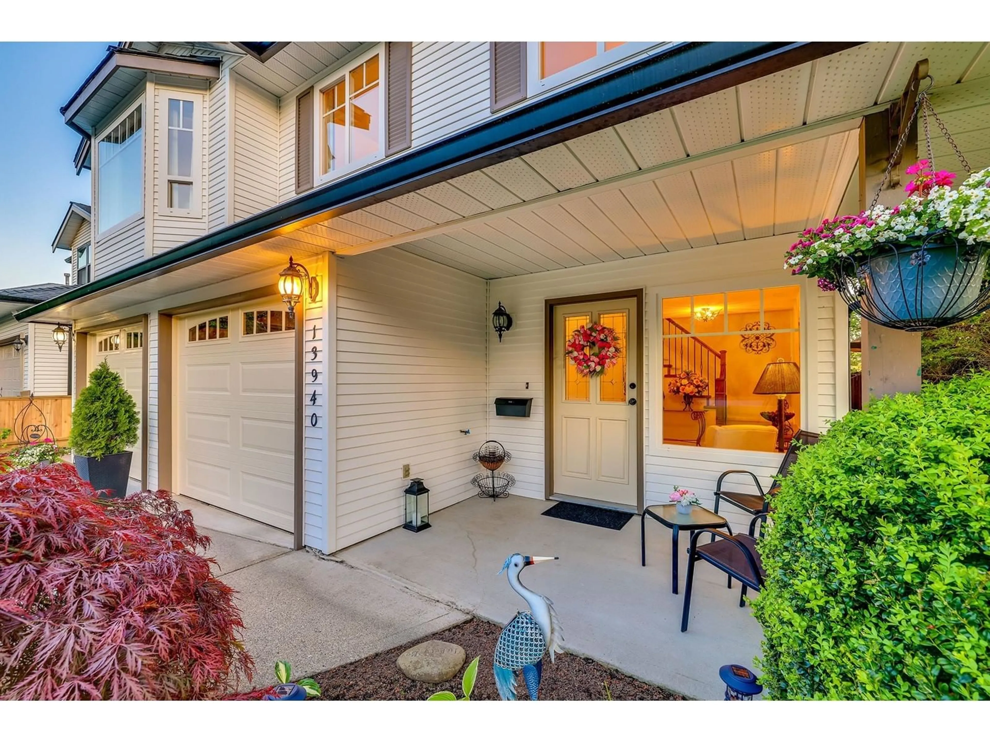 Indoor entryway for 13940 COLDICUTT AVENUE, White Rock British Columbia V4B3B2