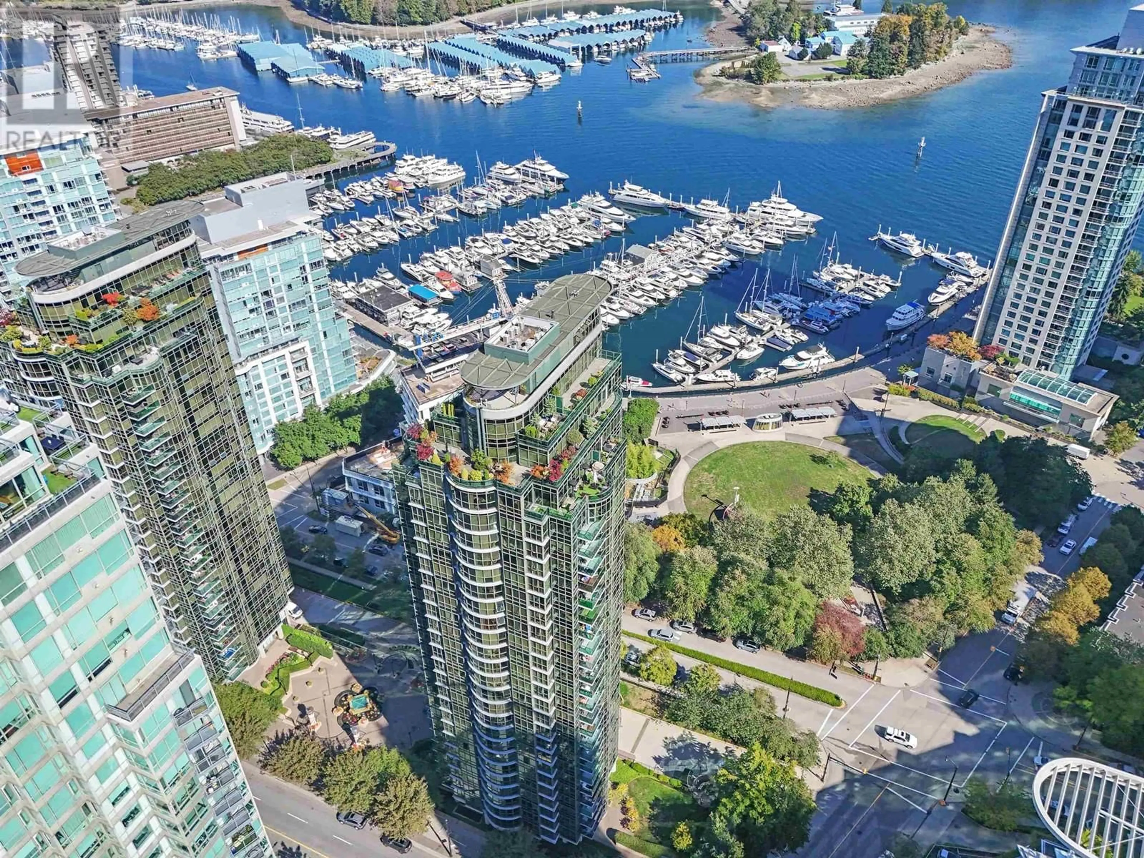 A pic from outside/outdoor area/front of a property/back of a property/a pic from drone, city buildings view from balcony for 604 555 JERVIS STREET, Vancouver British Columbia V6E4N1