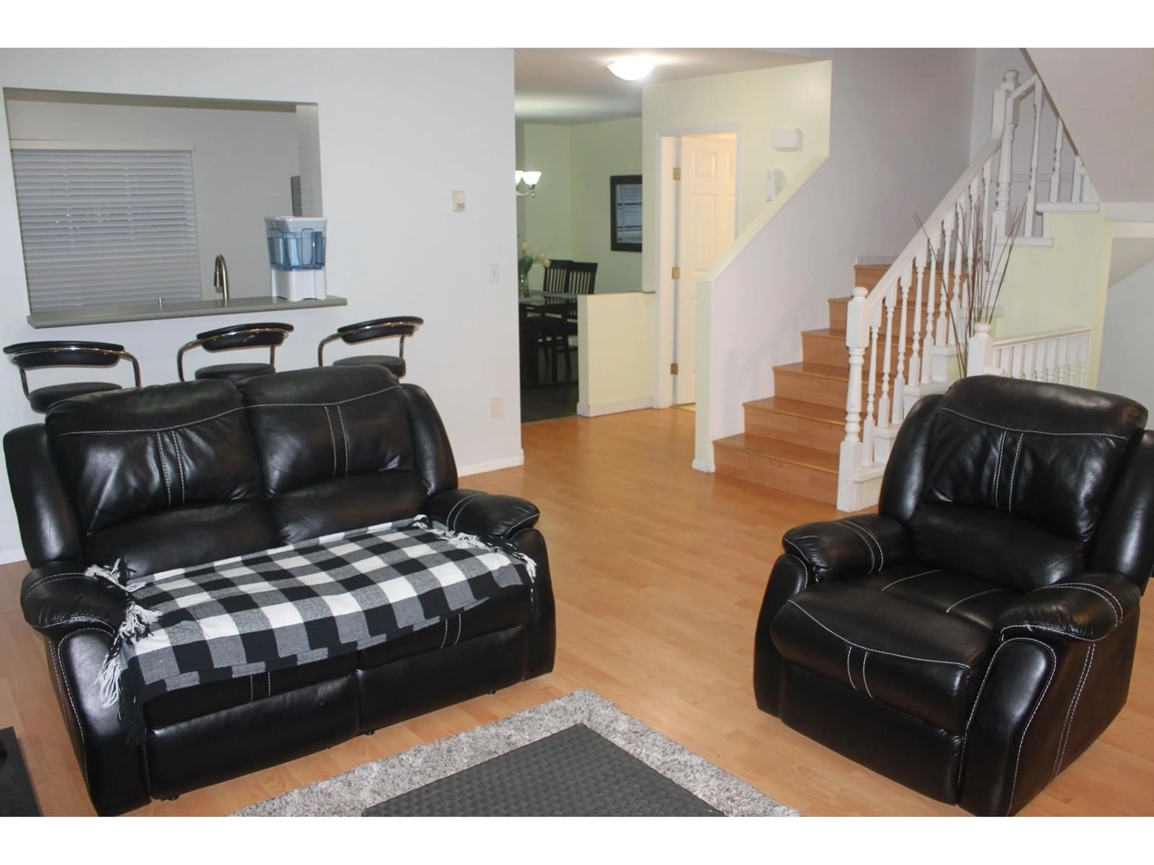 Living room with furniture, unknown for 503 9118 149 STREET, Surrey British Columbia V3R3Z6