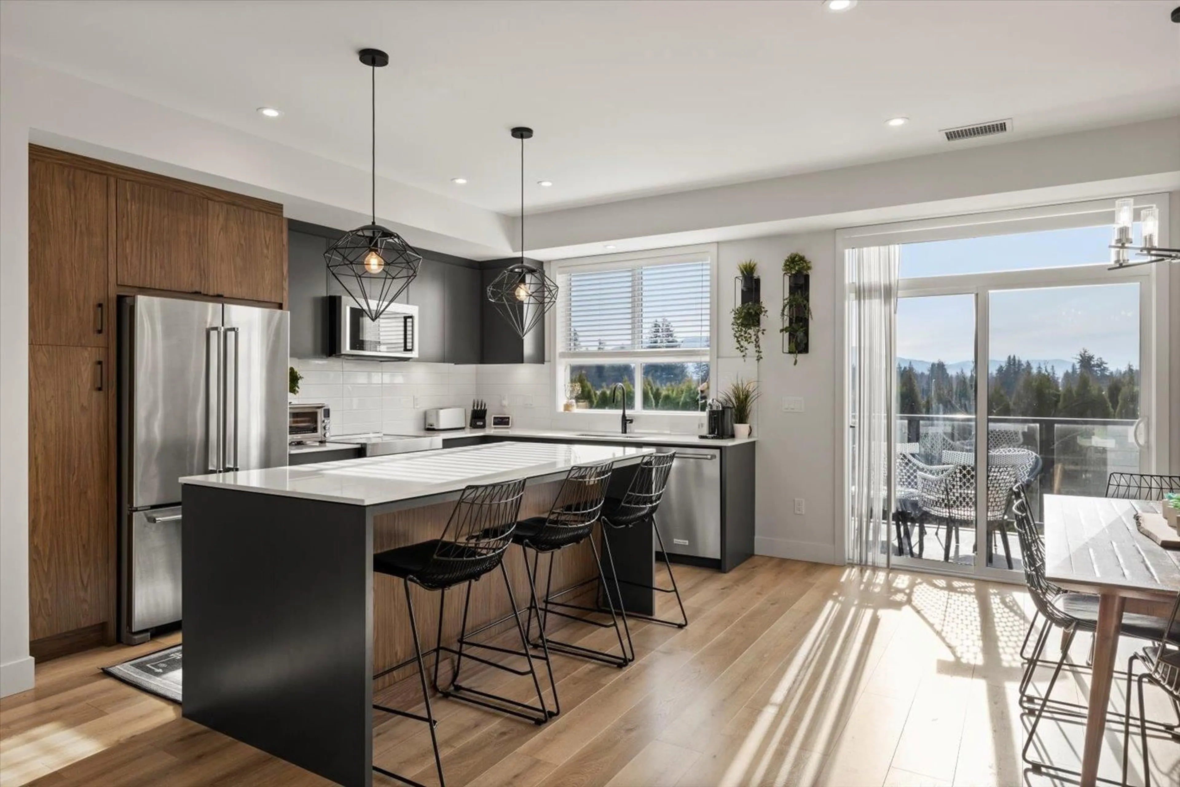 Open concept kitchen, unknown for 18 1502 MCCALLUM ROAD, Abbotsford British Columbia V2S0K7