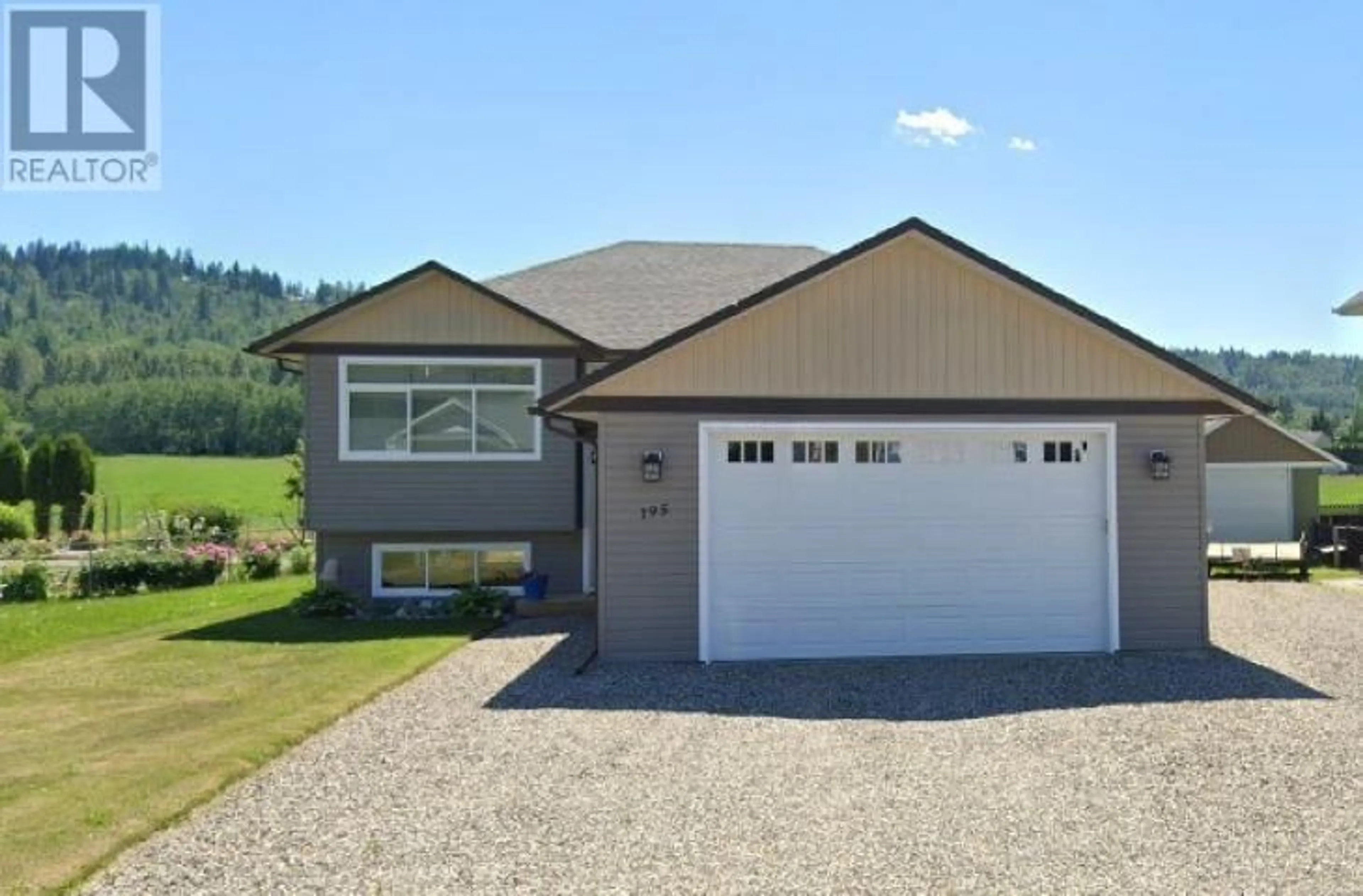 Home with vinyl exterior material, street for 195 NICKEL RIDGE AVENUE, Quesnel British Columbia V2J6P6