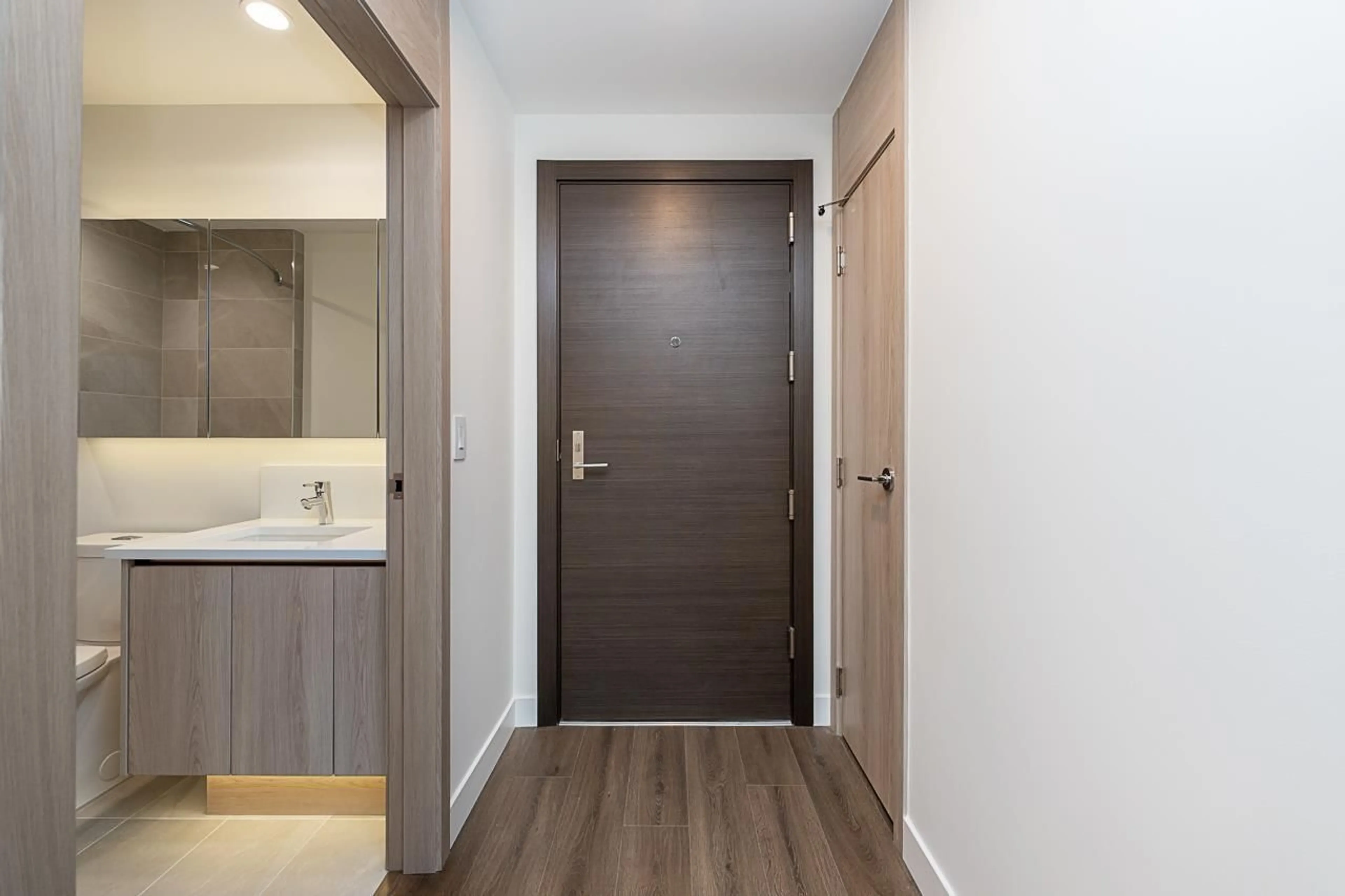 Indoor entryway for 2703 - 10750 135A, Surrey British Columbia V3T0V4