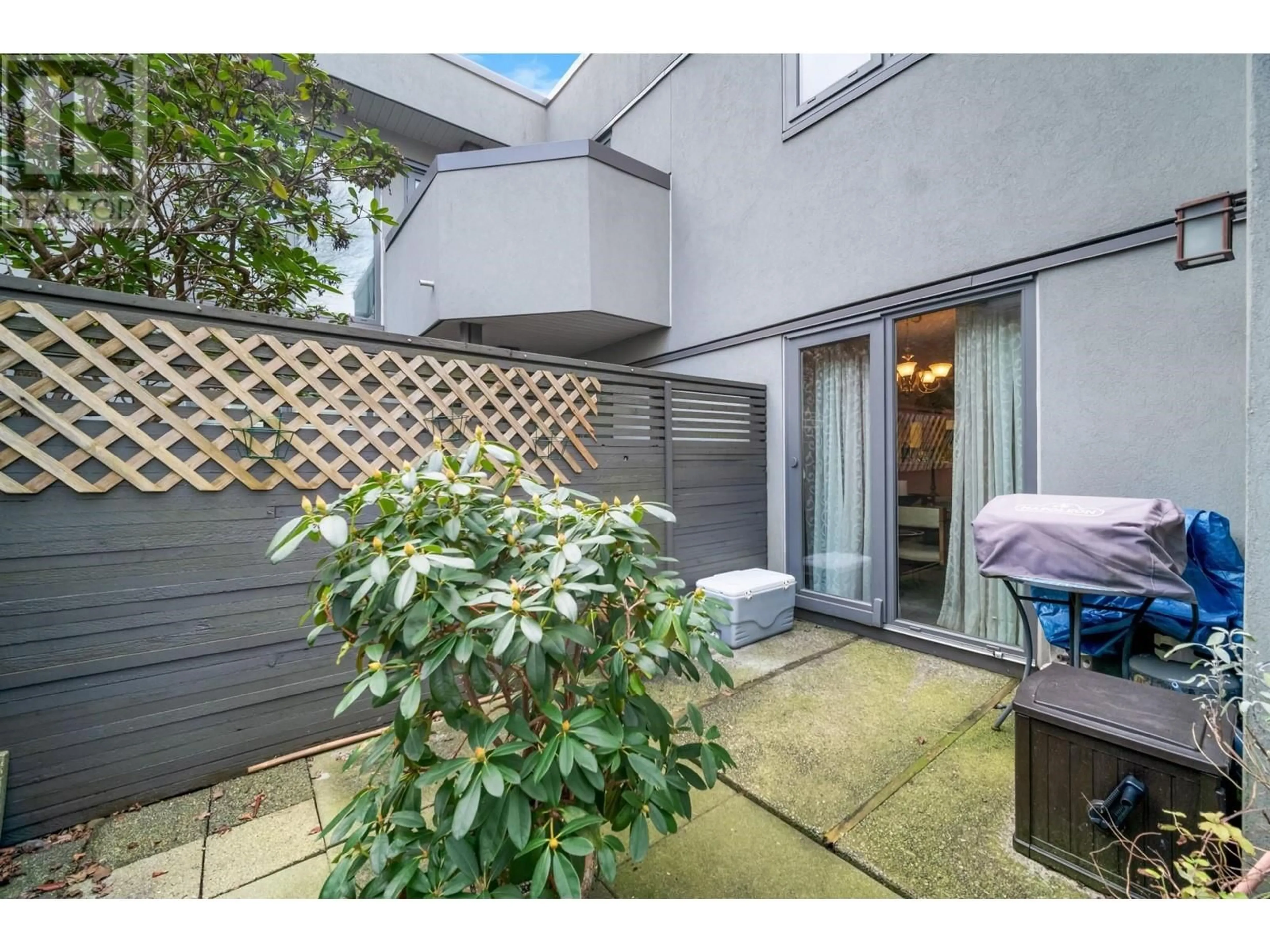 Patio, street for 1340 W 7TH AVENUE, Vancouver British Columbia V6H3W5