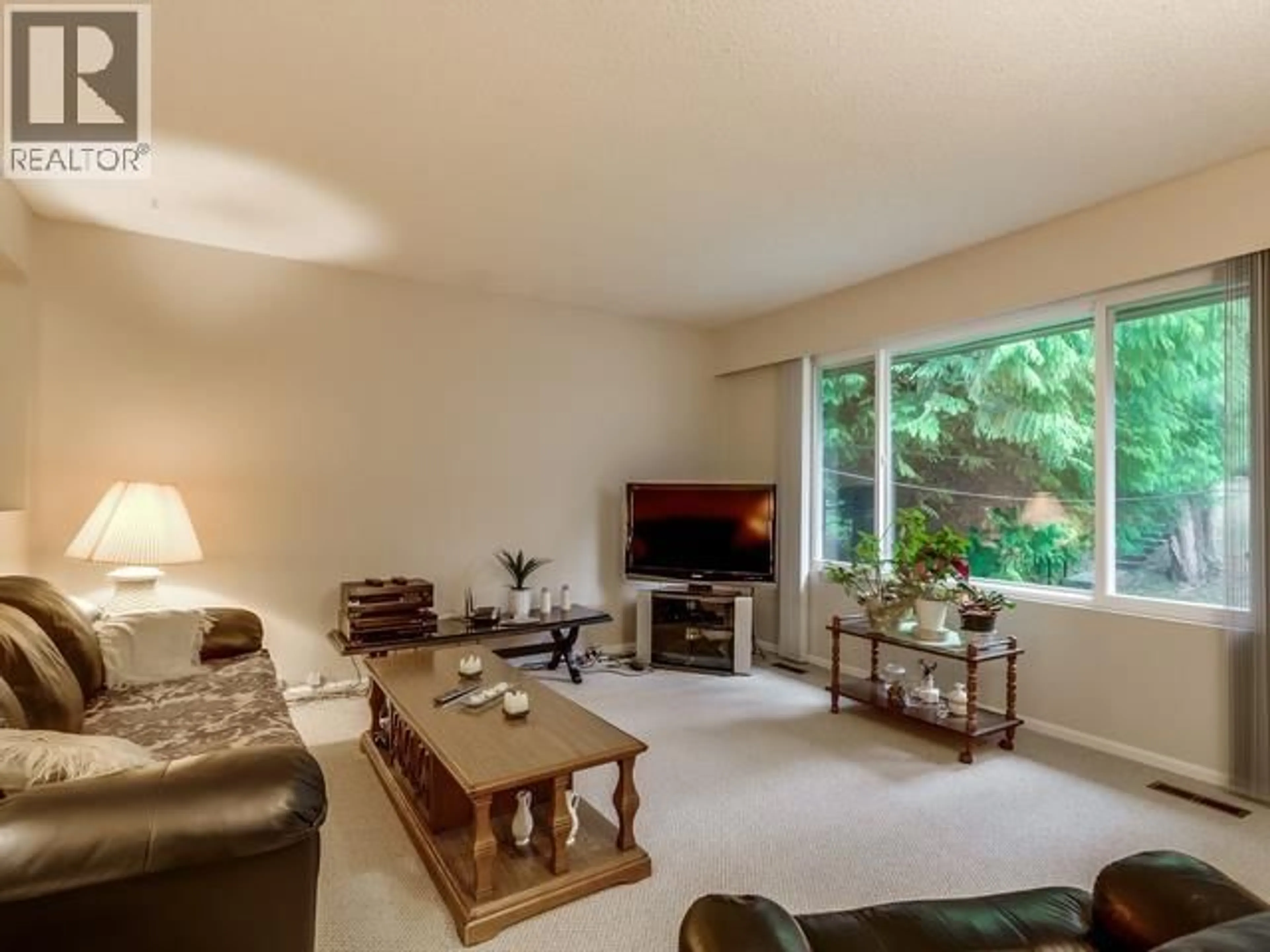 Living room with furniture, unknown for 3360 HENRY STREET, Port Moody British Columbia V3H2K5