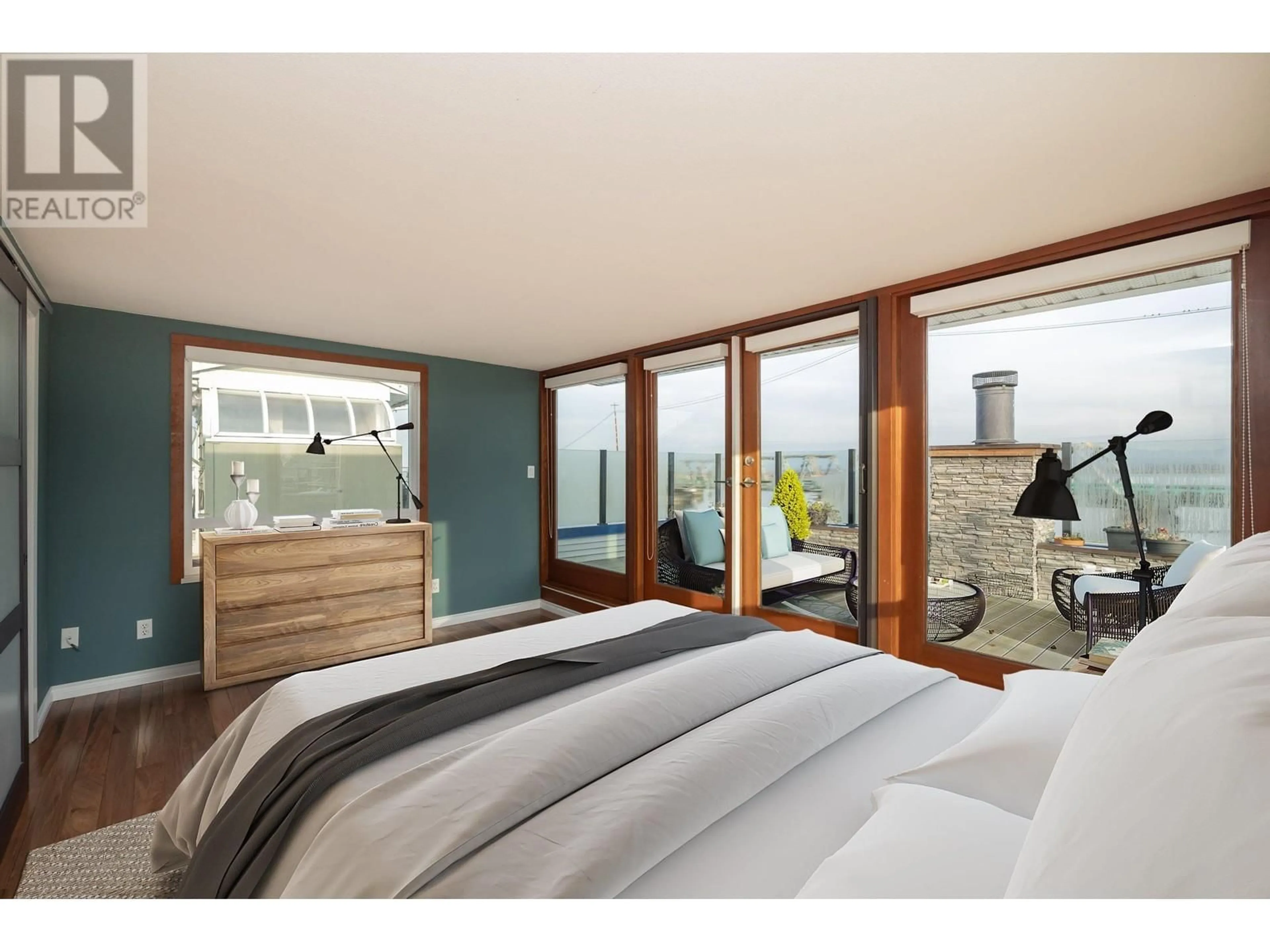 Bedroom with bed, wood/laminate floor for 16 - 3473 RIVER ROAD, Delta British Columbia V4K5E9