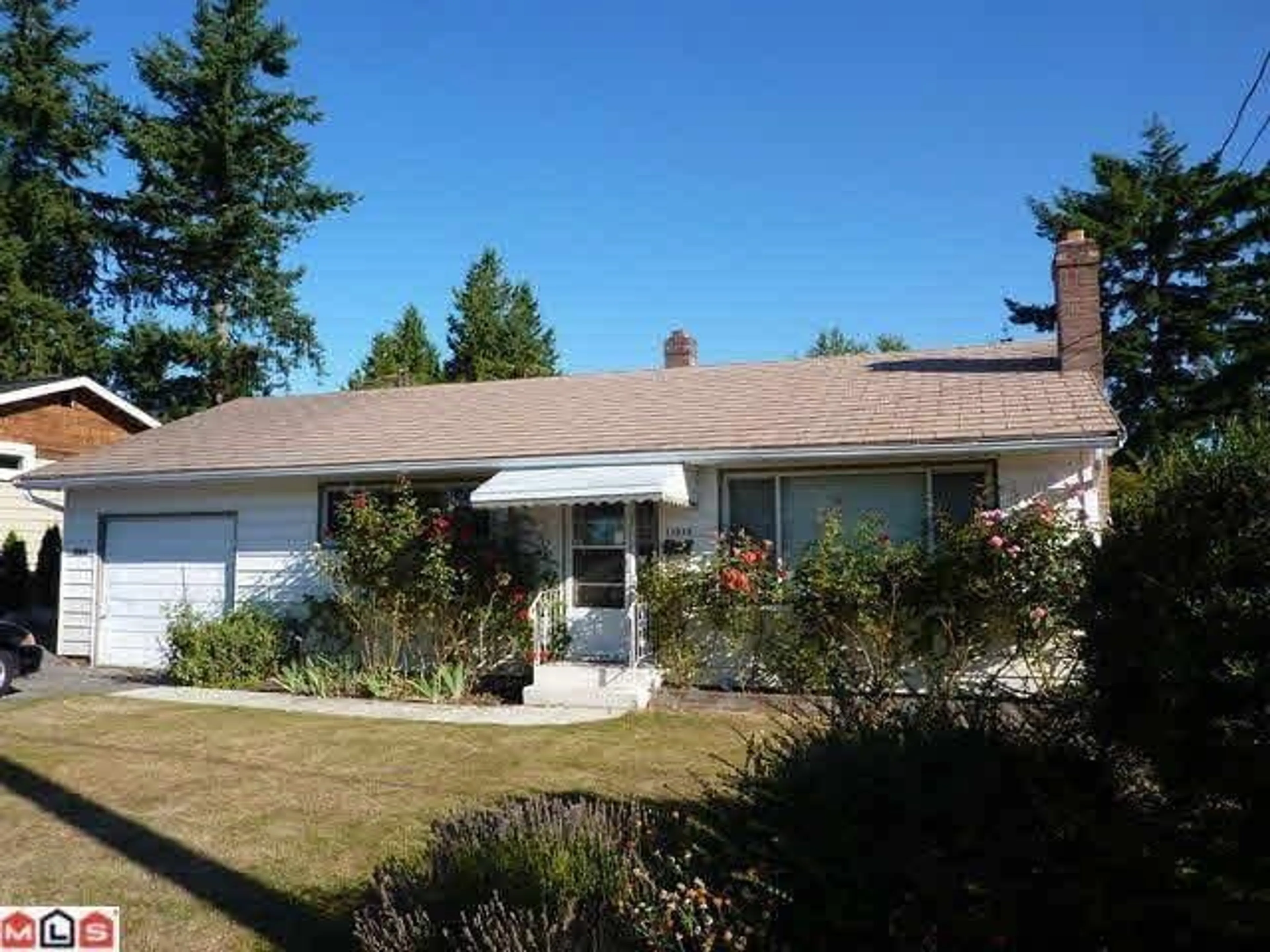 Home with vinyl exterior material, street for 15439 OXENHAM AVENUE, Surrey British Columbia V4B2J3