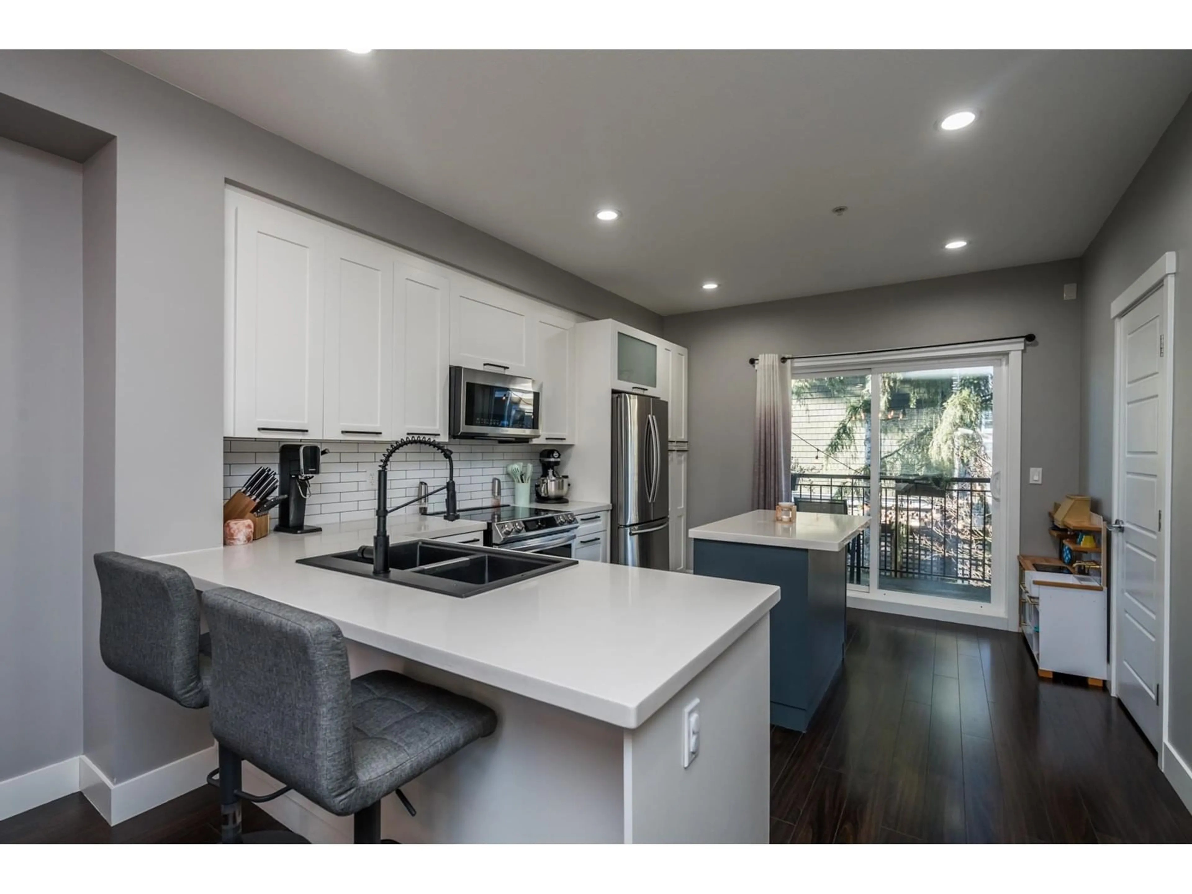 Open concept kitchen, unknown for 16 20967 76 AVENUE, Langley British Columbia V2Y0L9