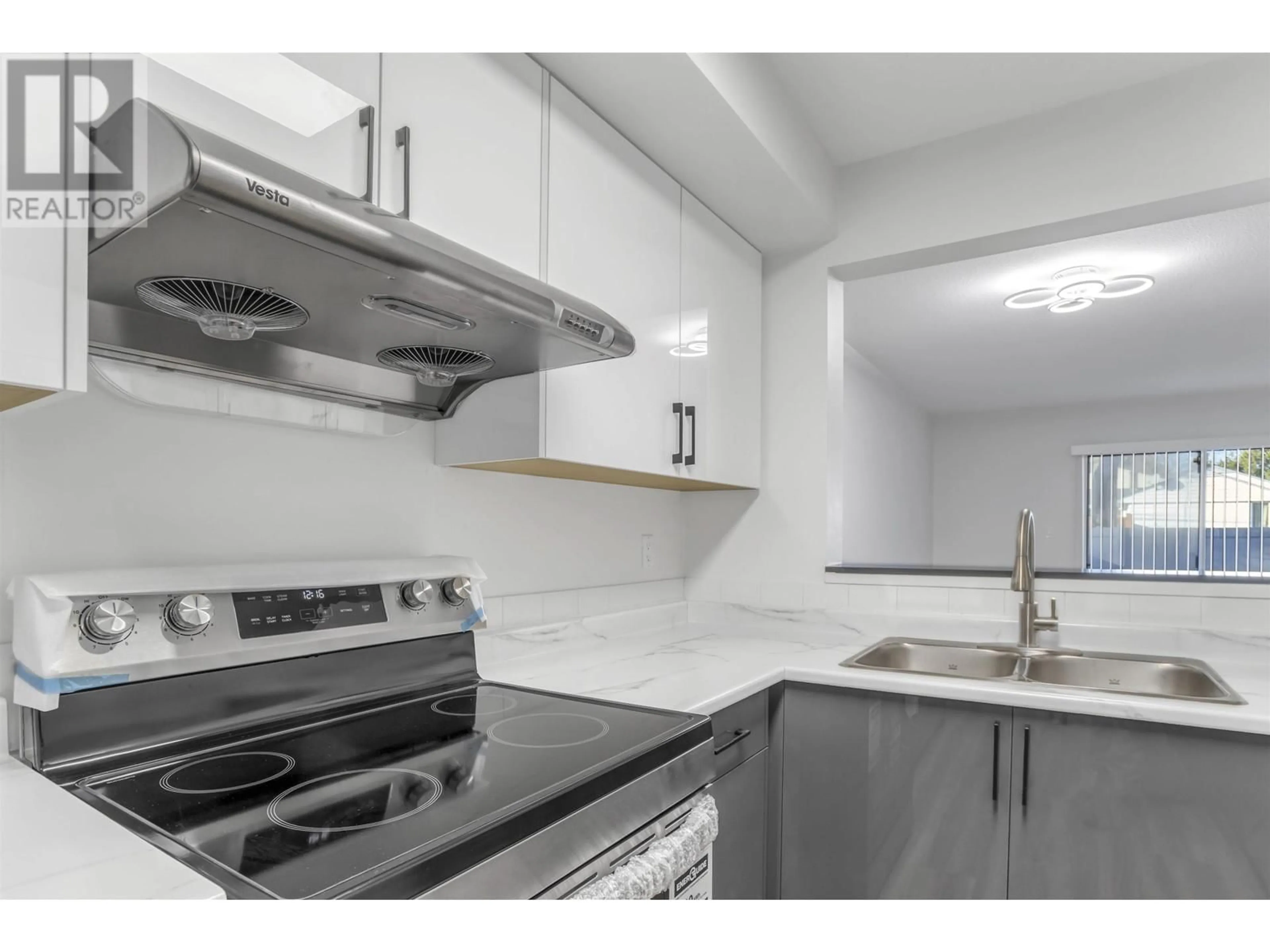 Standard kitchen, unknown for 2 22411 124 AVENUE, Maple Ridge British Columbia V2X0H2