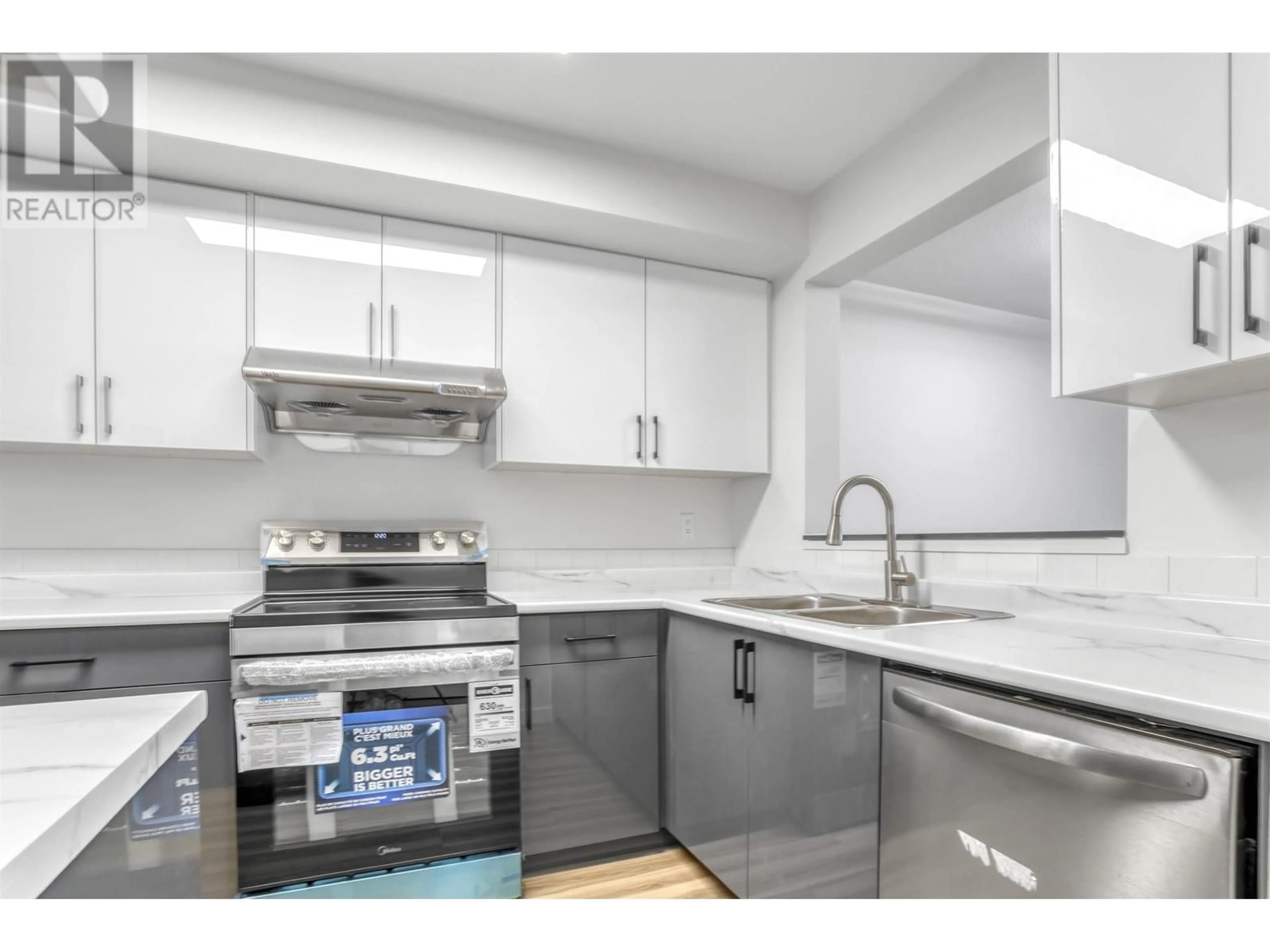 Standard kitchen, unknown for 2 22411 124 AVENUE, Maple Ridge British Columbia V2X0H2