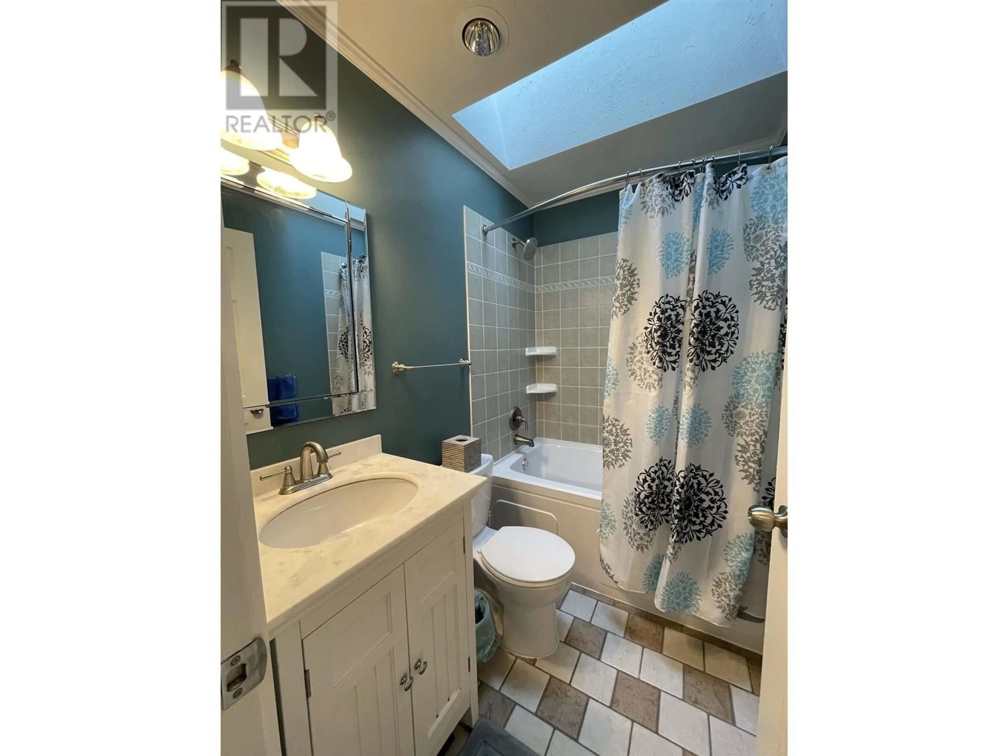 Standard bathroom, ceramic/tile floor for 25 11464 FISHER STREET, Maple Ridge British Columbia V2X0H9