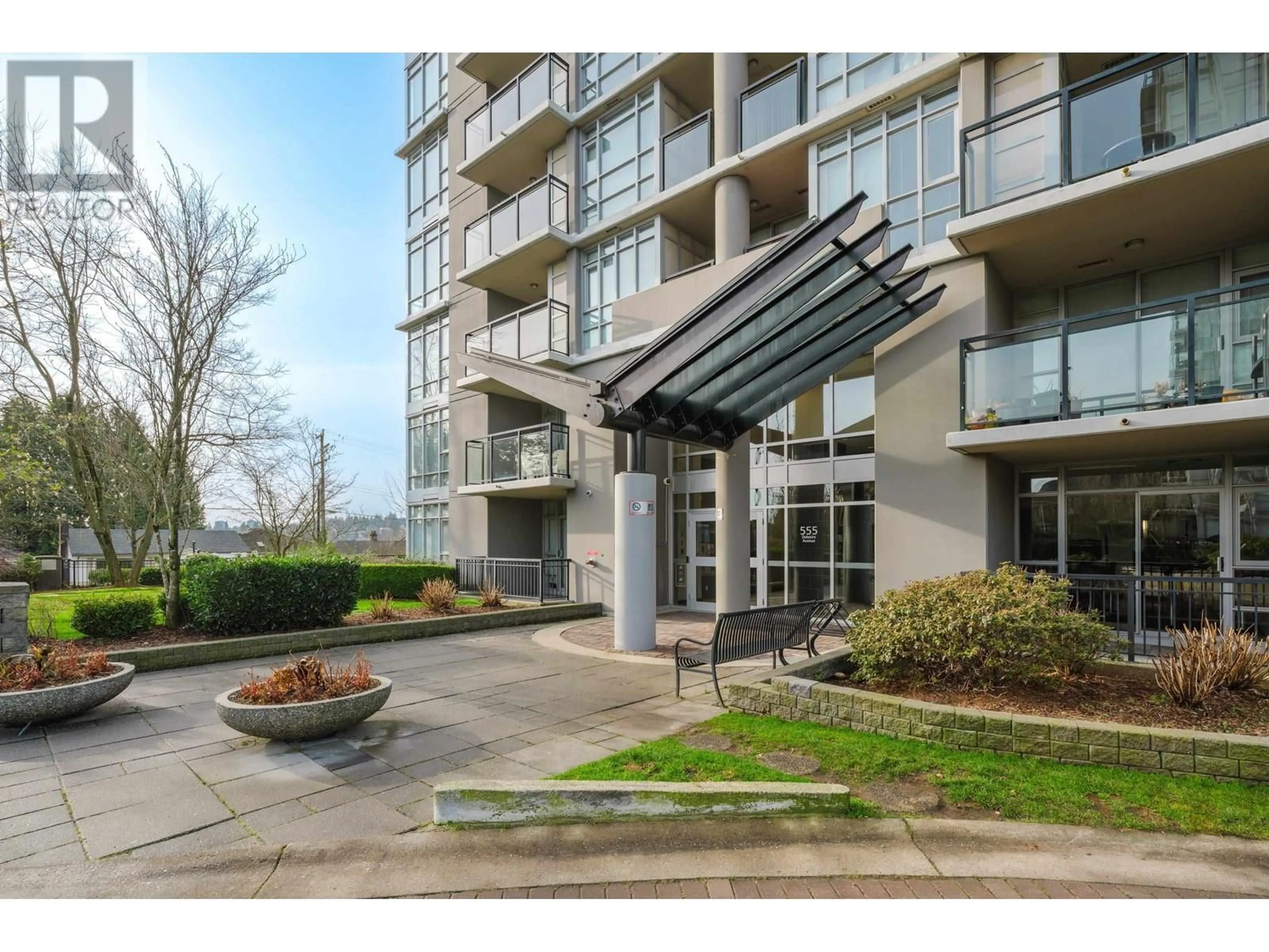 Indoor foyer for 1001 555 DELESTRE AVENUE, Coquitlam British Columbia V3K0A9