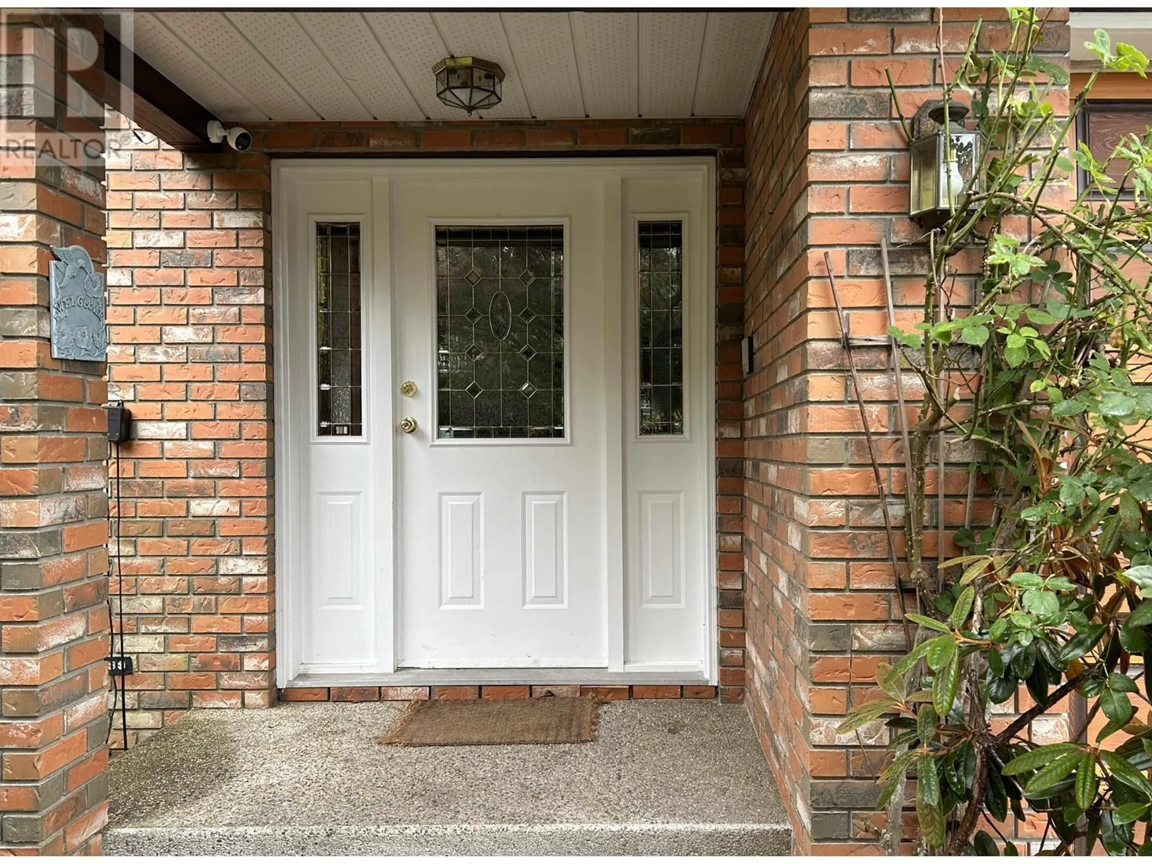 Indoor entryway for 1564 THOMPSON ROAD, Langdale British Columbia V0N1V6