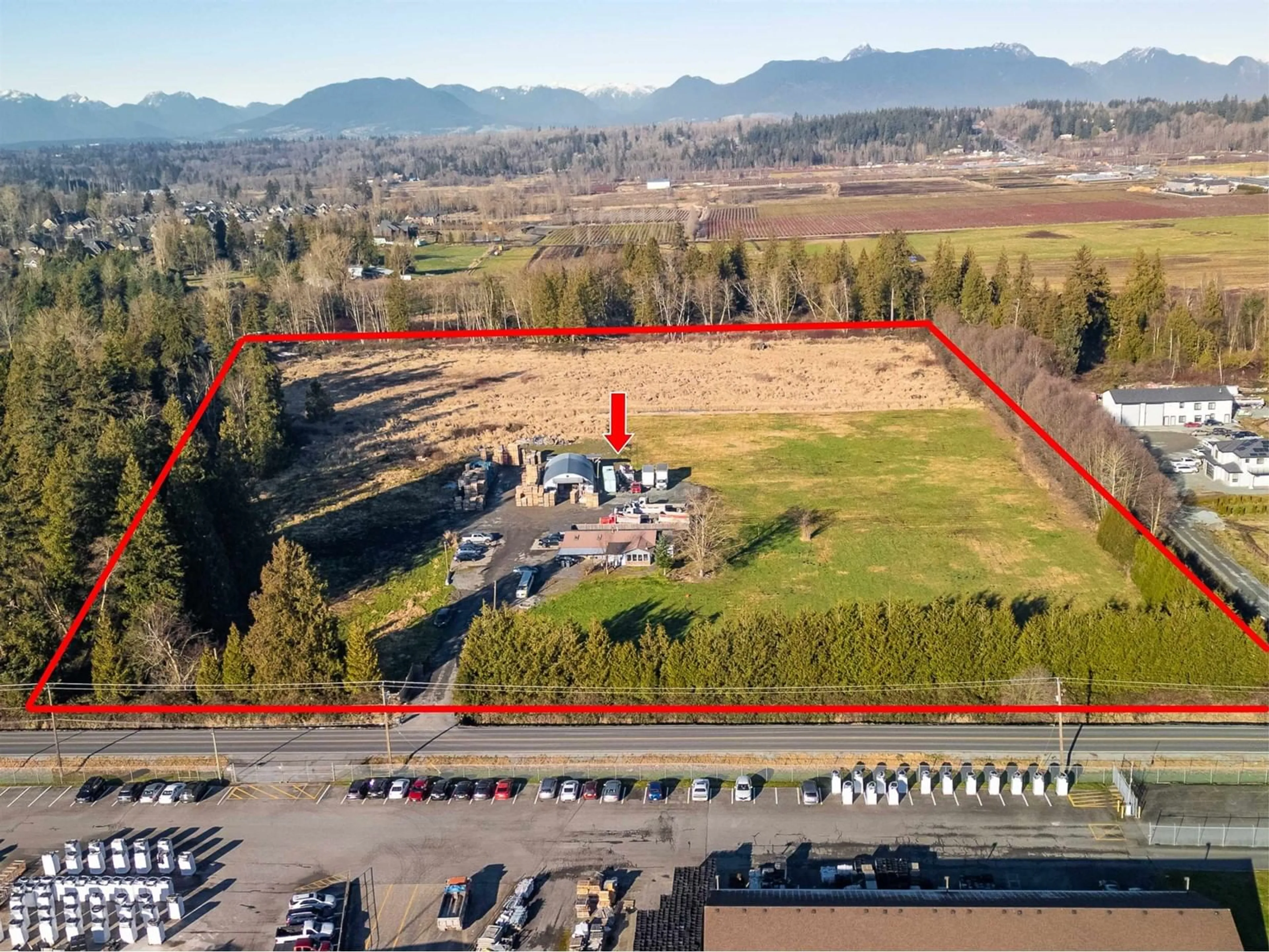 A pic from outside/outdoor area/front of a property/back of a property/a pic from drone, mountain view for 17351 80, Surrey British Columbia V4N6J6
