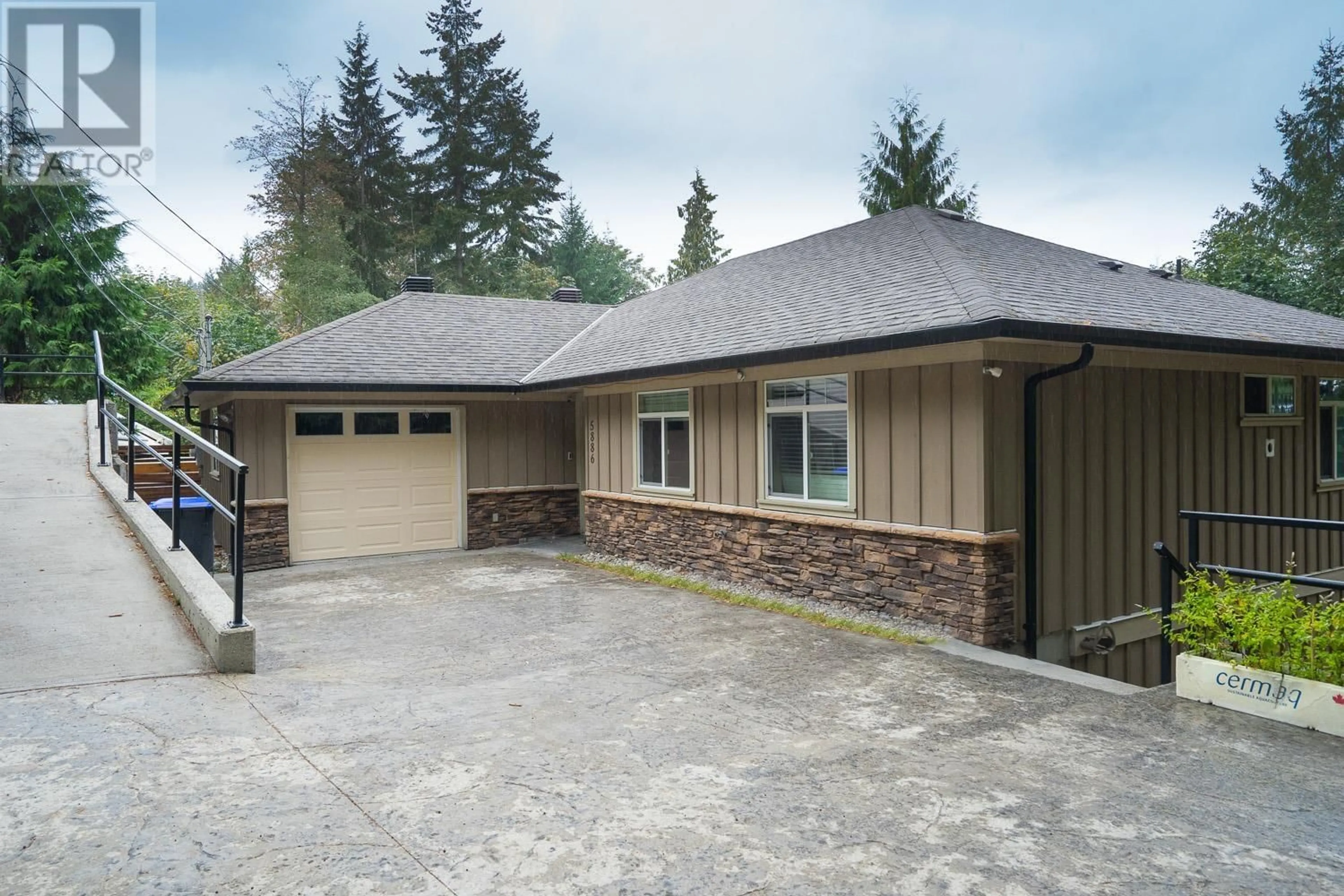 Home with vinyl exterior material, street for 5886 SANDY HOOK ROAD, Sechelt British Columbia V7Z0P4