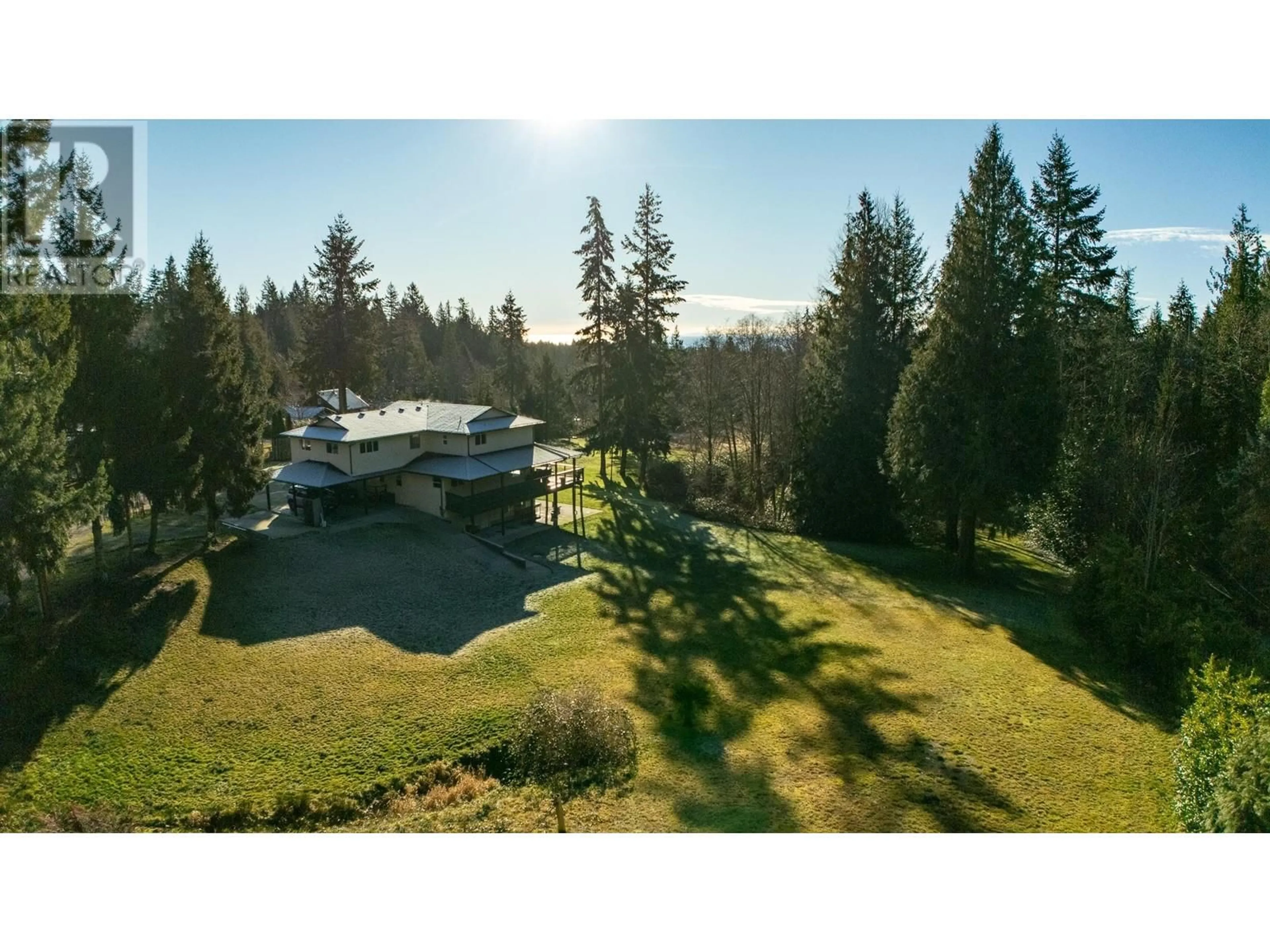 A pic from outside/outdoor area/front of a property/back of a property/a pic from drone, water/lake/river/ocean view for 2563 SUNSHINE COAST HIGHWAY, Roberts Creek British Columbia V0N2W4