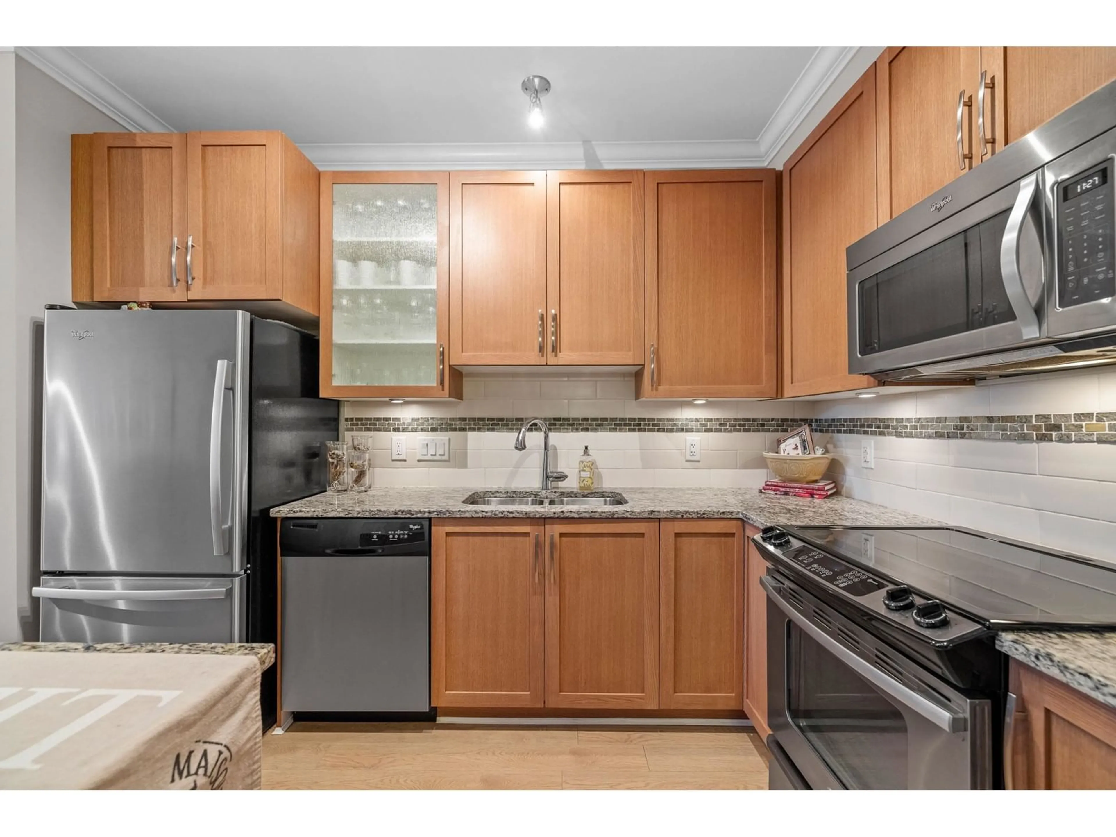 Standard kitchen, unknown for 107 20861 83 AVENUE, Langley British Columbia V2Y0M8