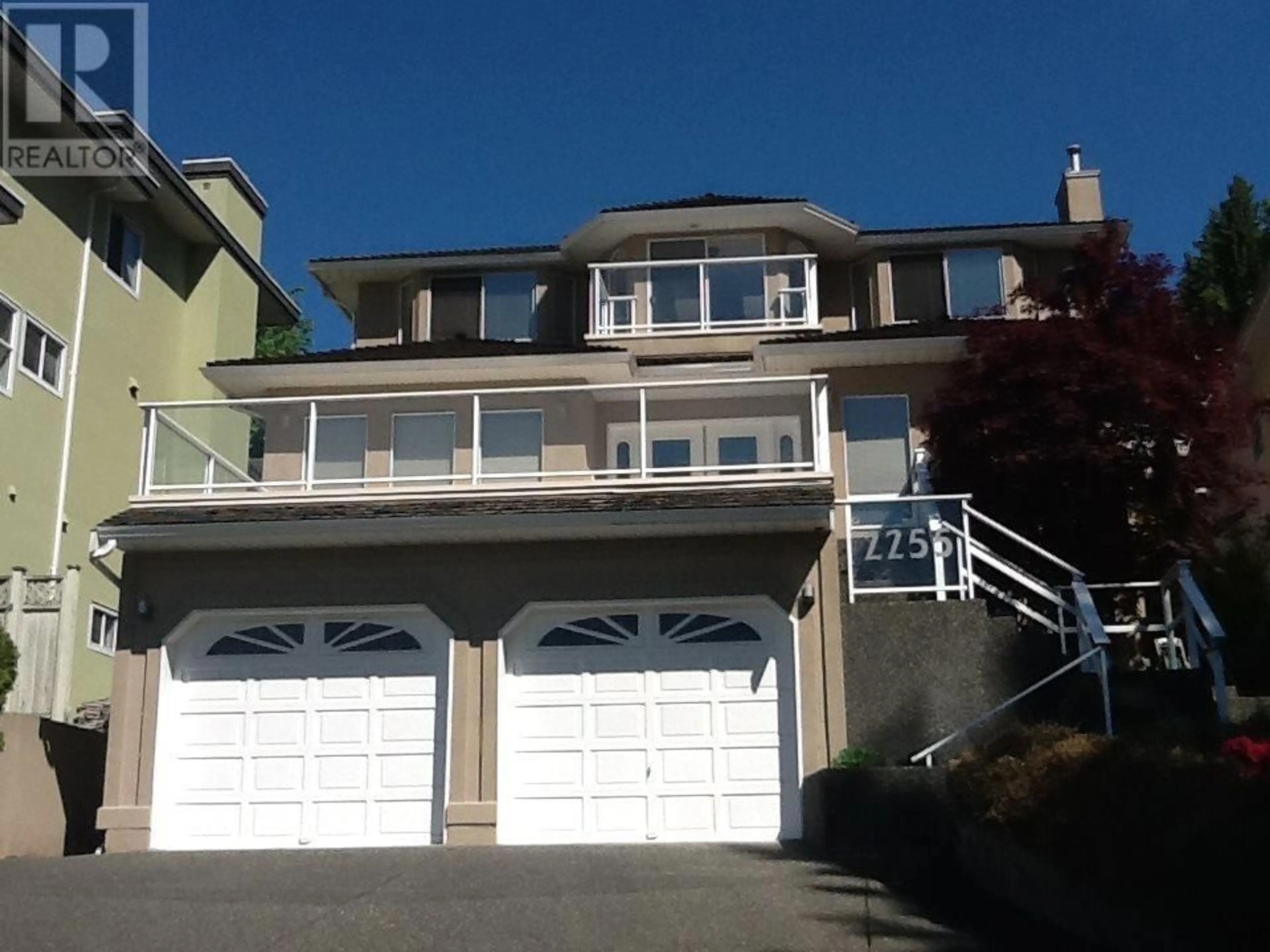 Home with vinyl exterior material, street for 2255 MONASHEE COURT, Coquitlam British Columbia V3K6P7