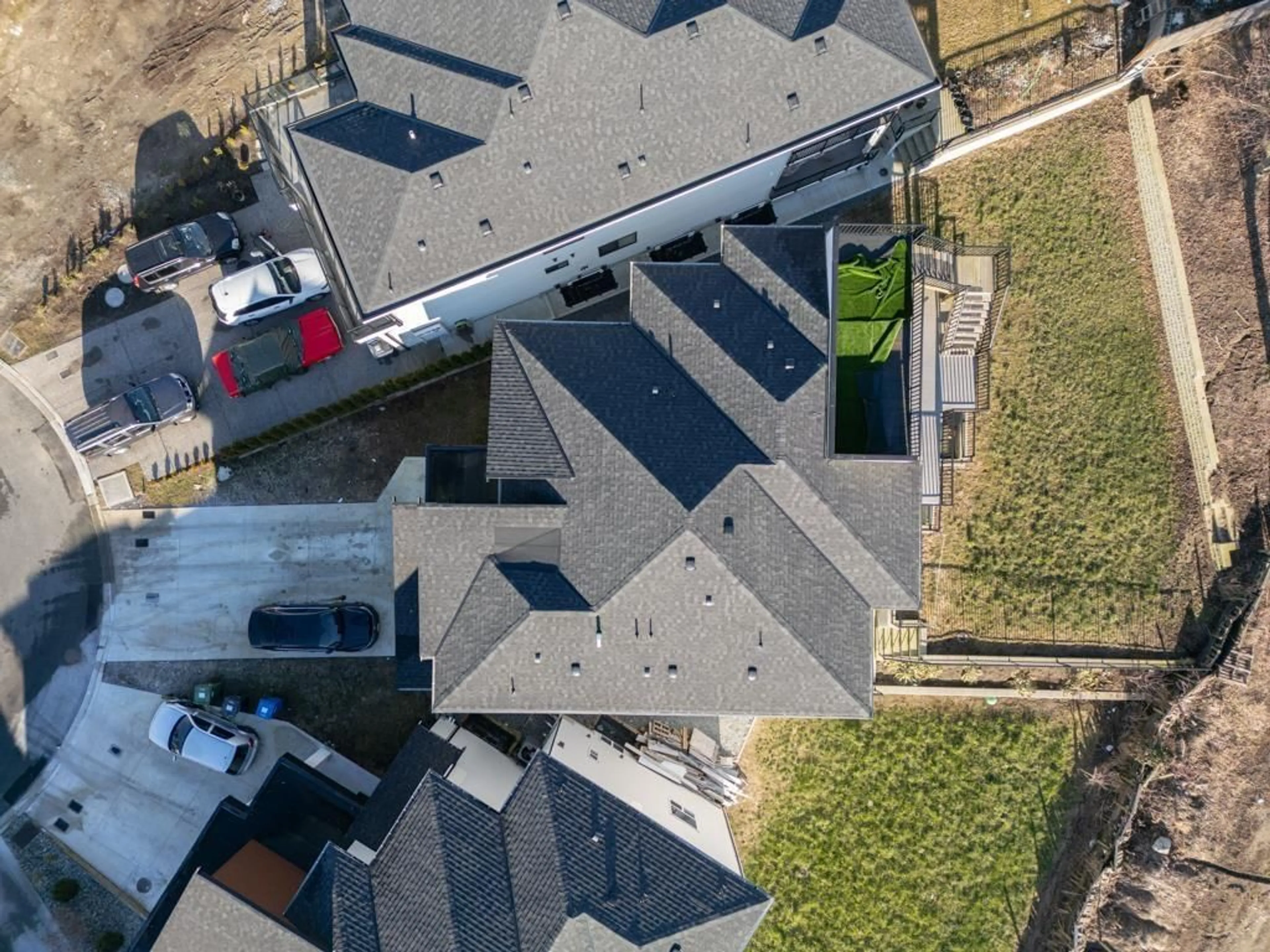 A pic from outside/outdoor area/front of a property/back of a property/a pic from drone, street for 2540 TERMINAL COURT, Abbotsford British Columbia V4X1L9