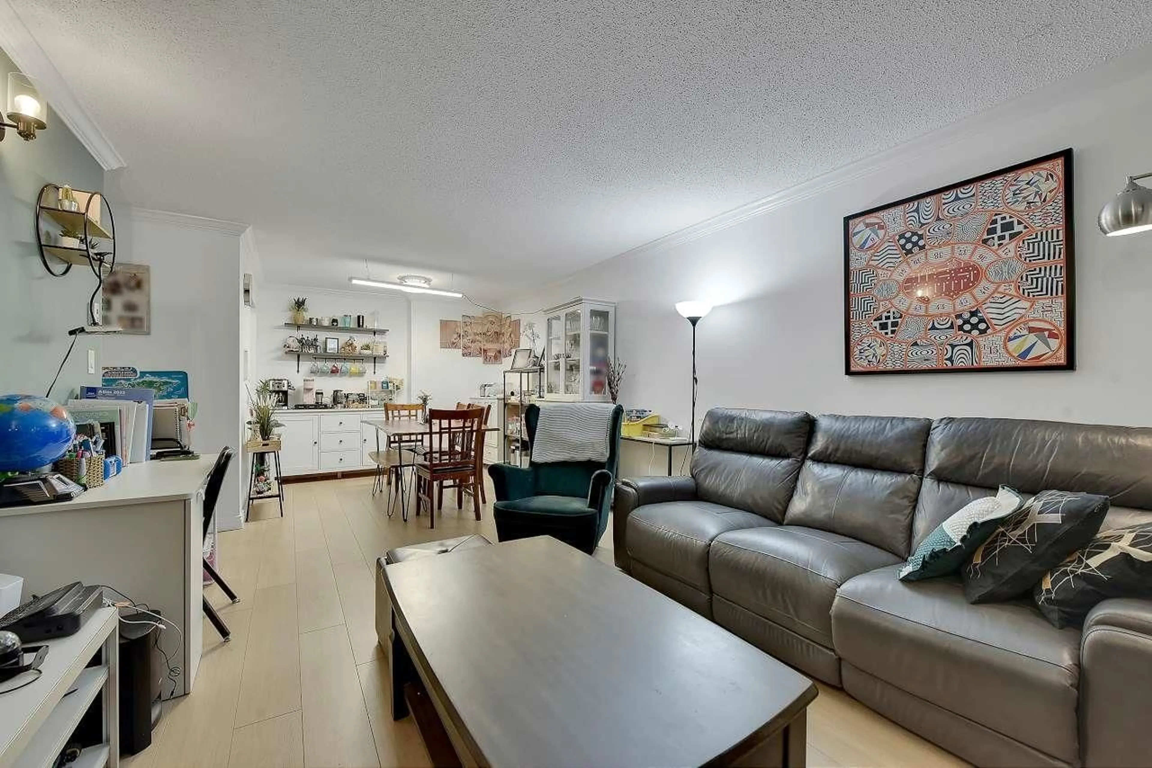 Living room with furniture, unknown for 6 10698 151A STREET, Surrey British Columbia V3R8T5