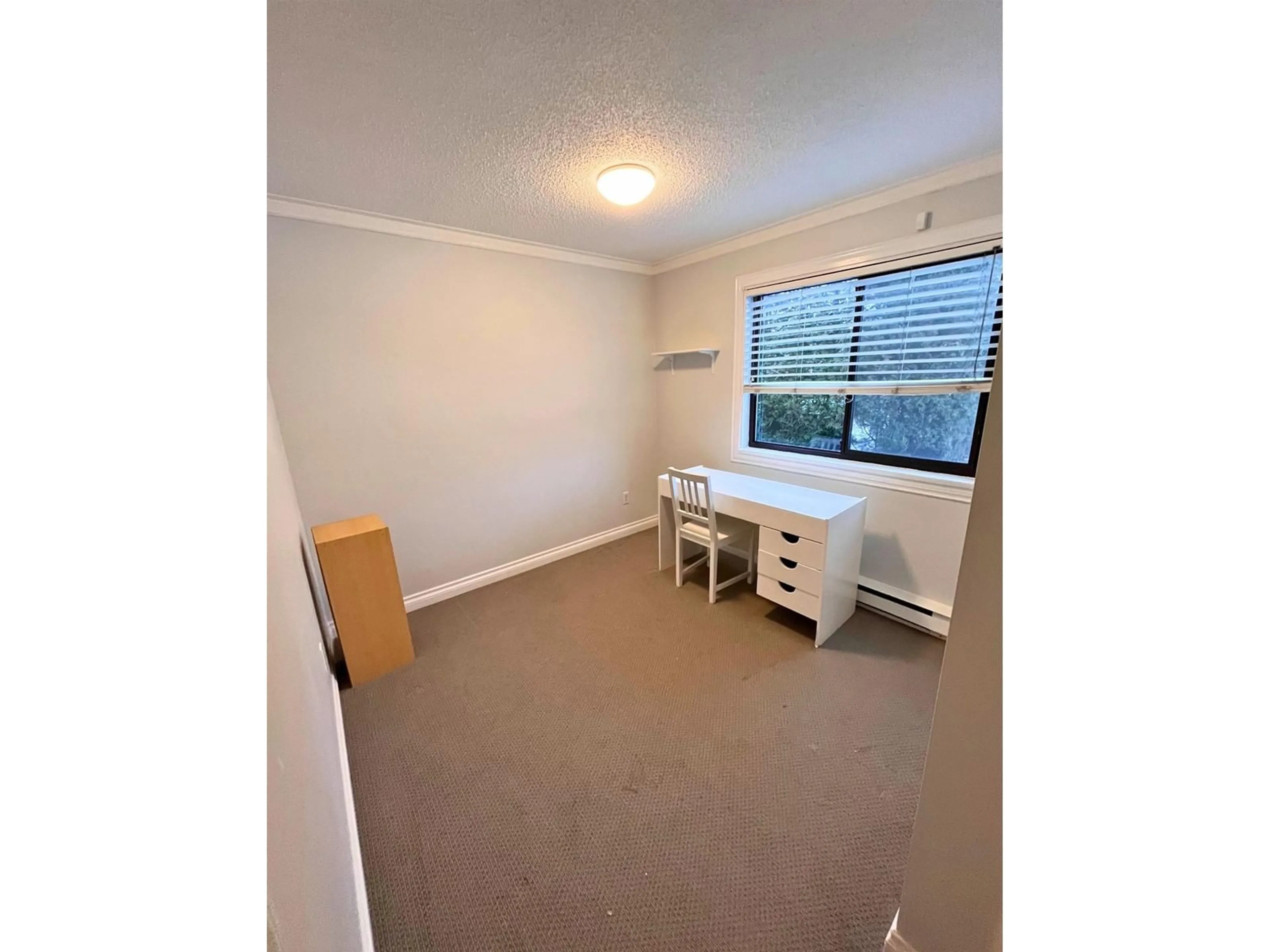 A pic of a room for 109 5906 176A STREET, Surrey British Columbia V3S4H7