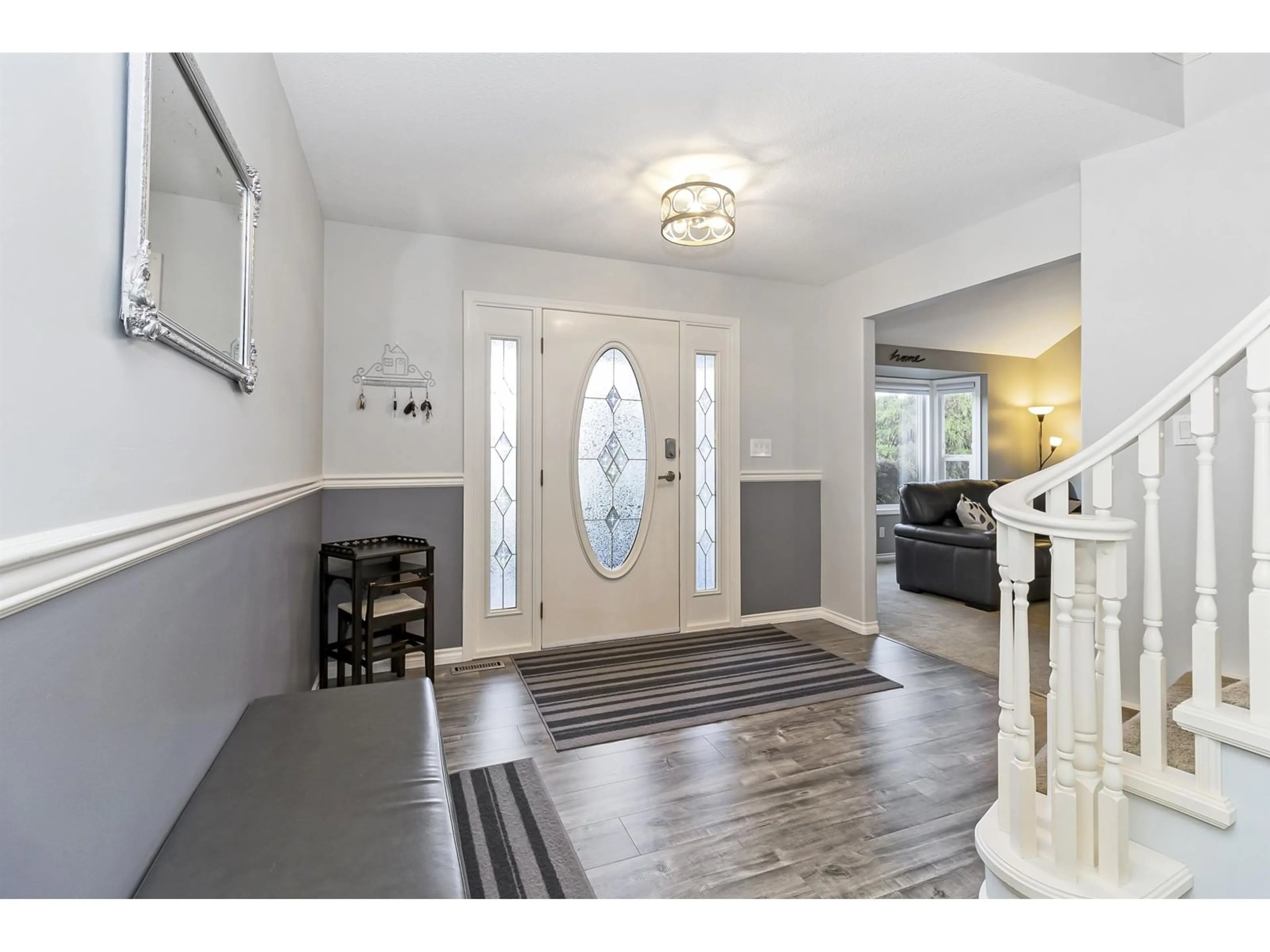 Indoor entryway for 3043 CASSIAR AVENUE, Abbotsford British Columbia V2S7G9