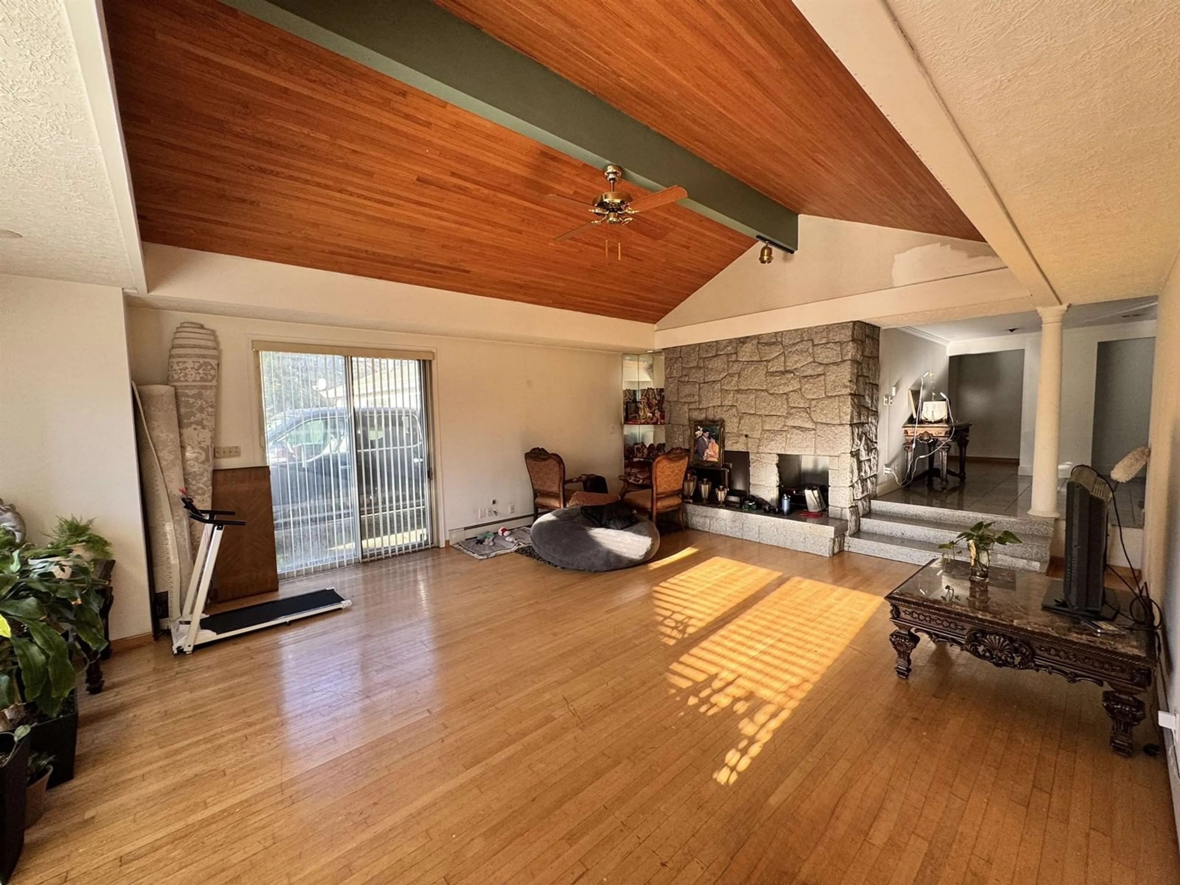 A pic of a room for 13439 56 AVENUE, Surrey British Columbia V3X2Z5