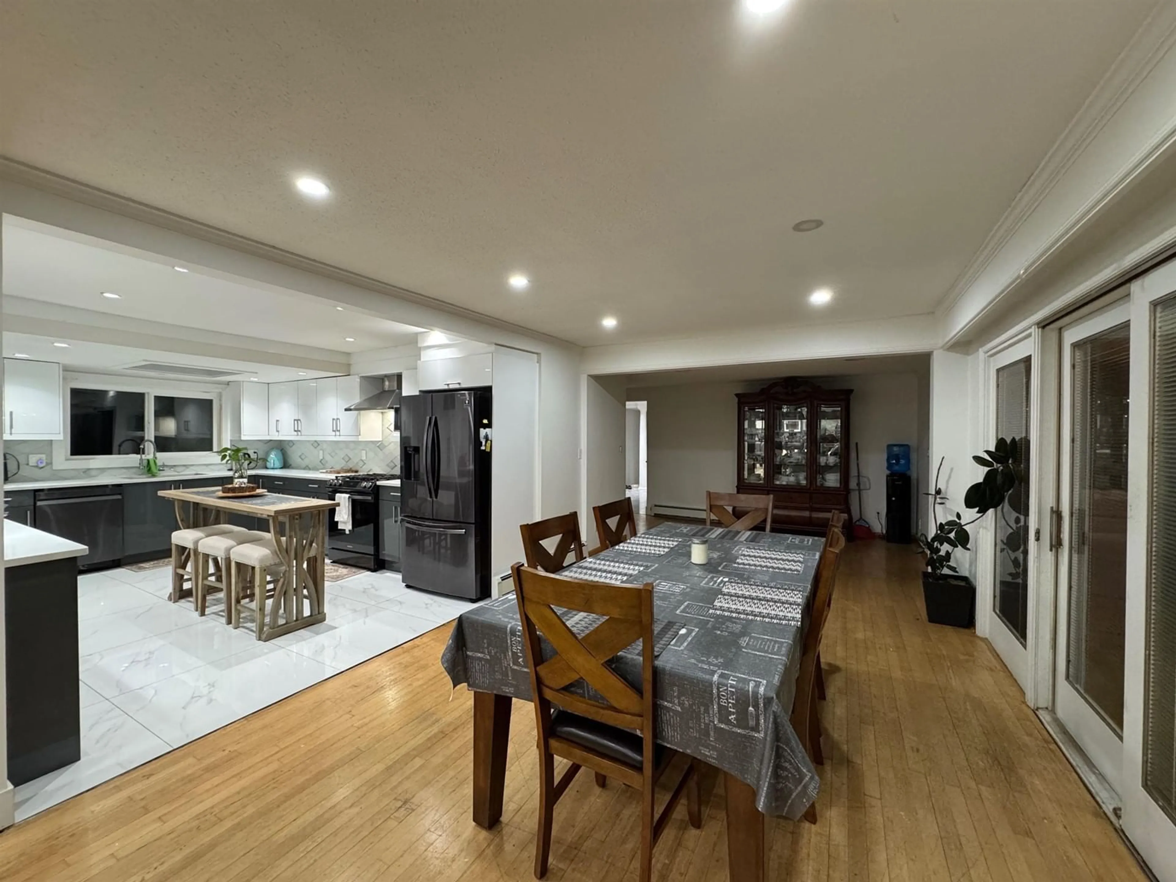 Dining room, unknown for 13439 56 AVENUE, Surrey British Columbia V3X2Z5